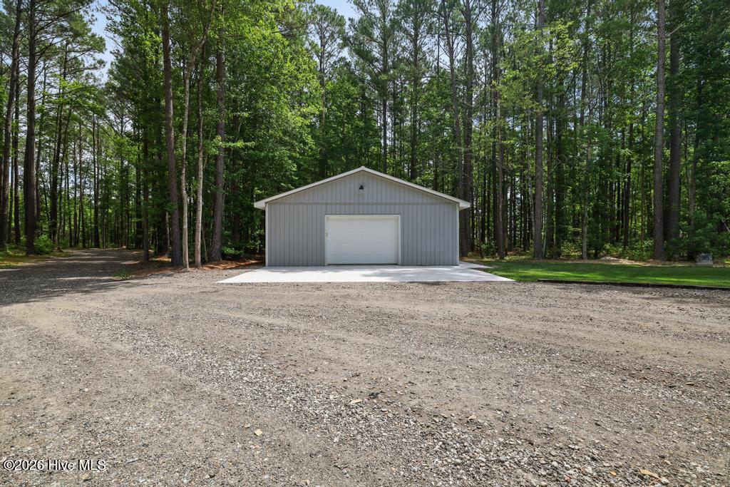 Garage/Workshop