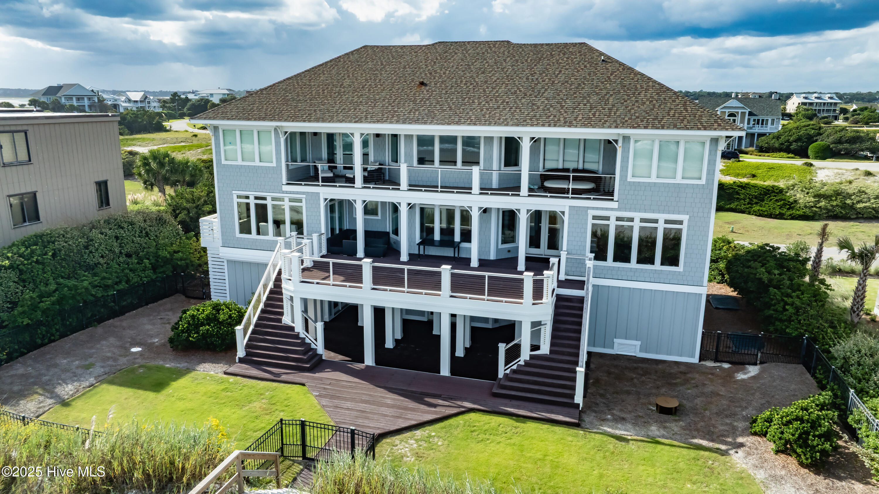 100498351 | Photo 77