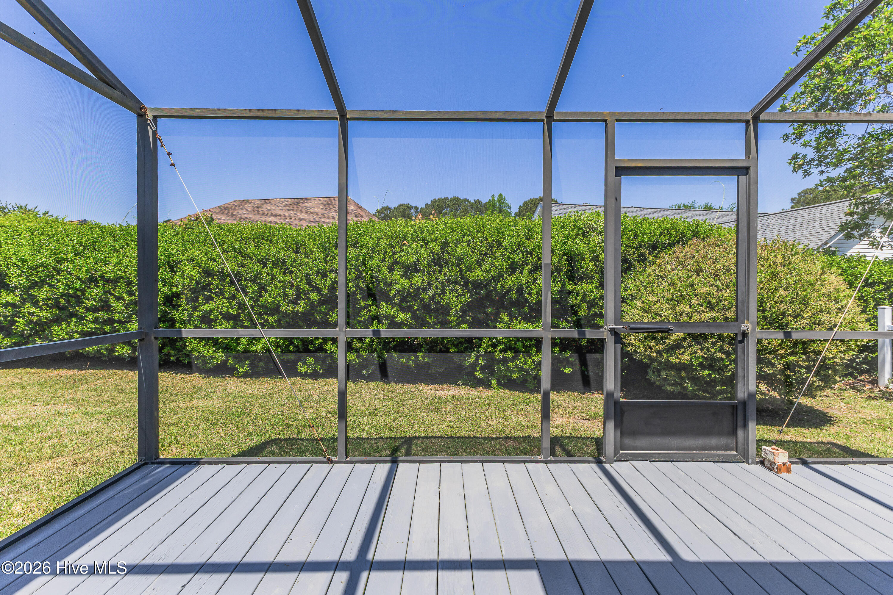 100568217 | Photo 39