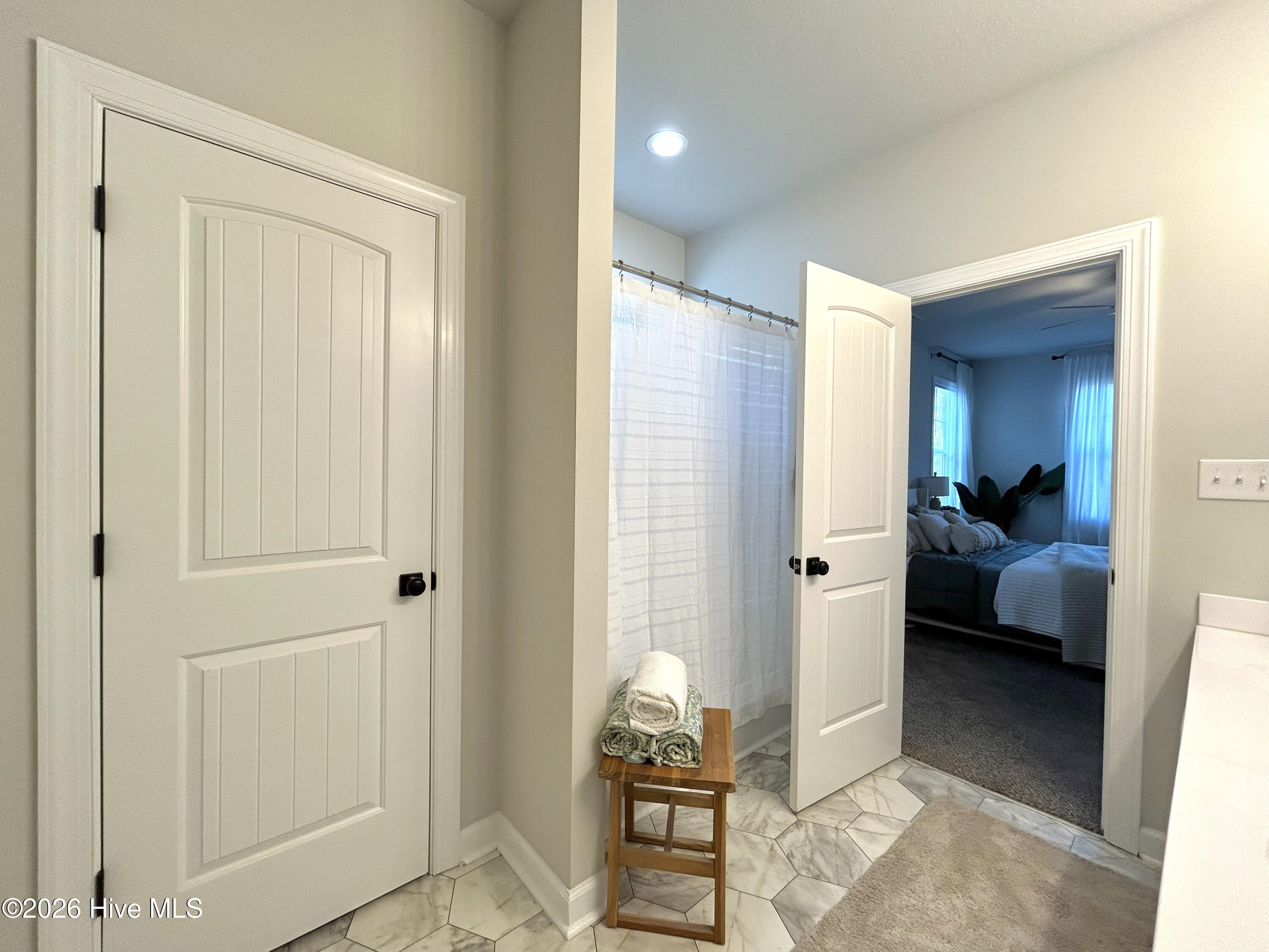 100553295 | Photo 23