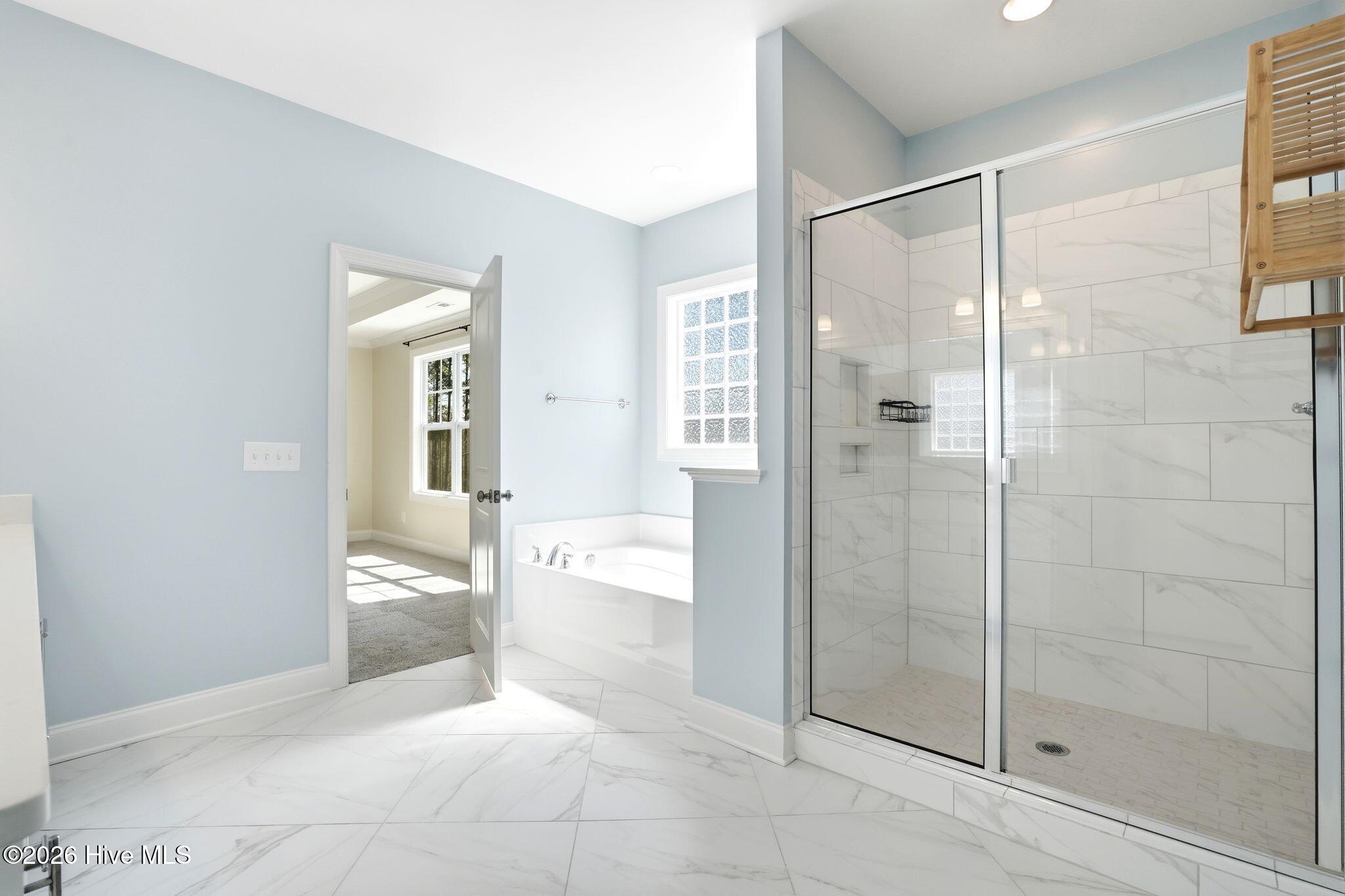 100562109 | Photo 45