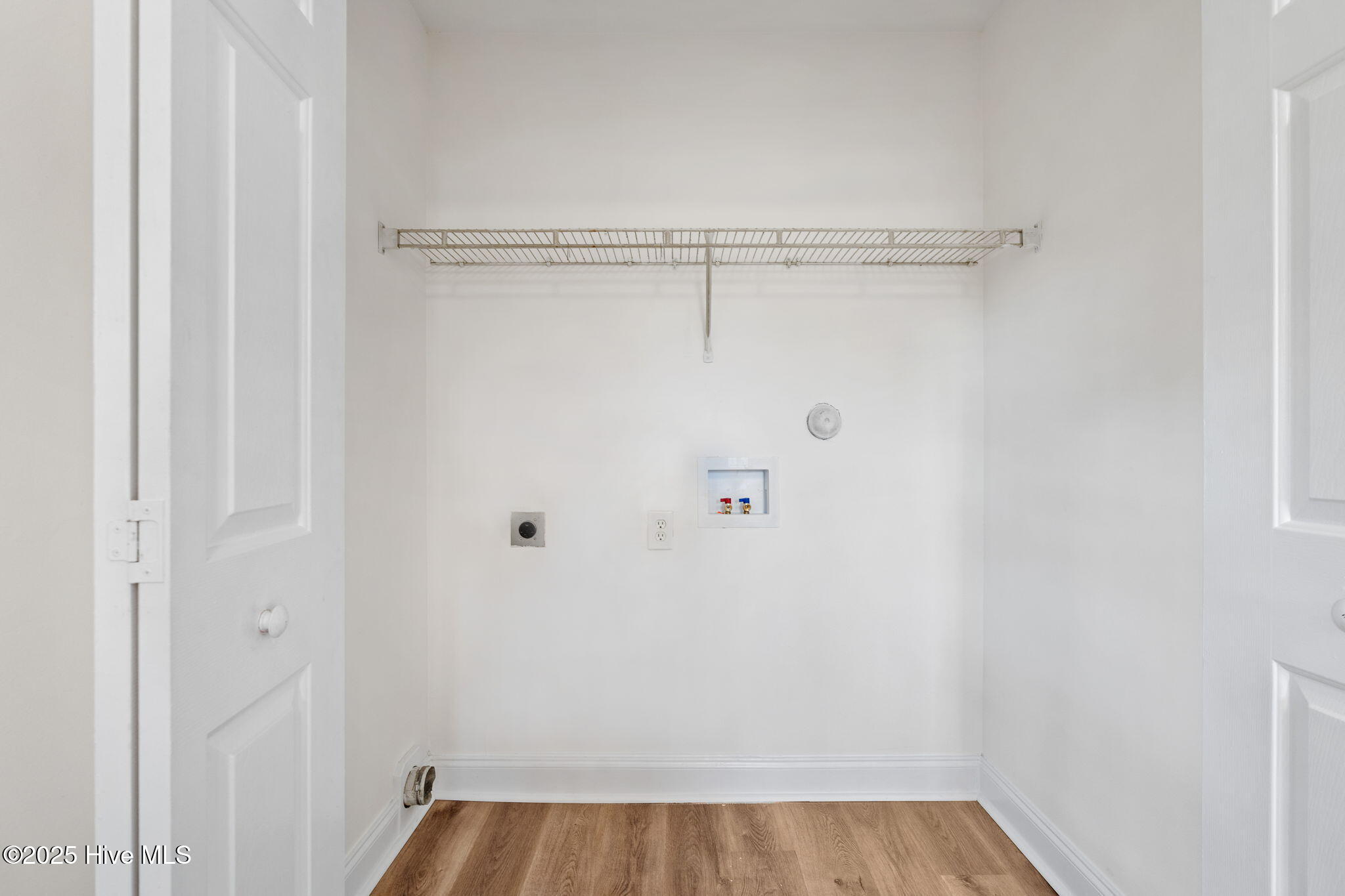 100542432 | Photo 11