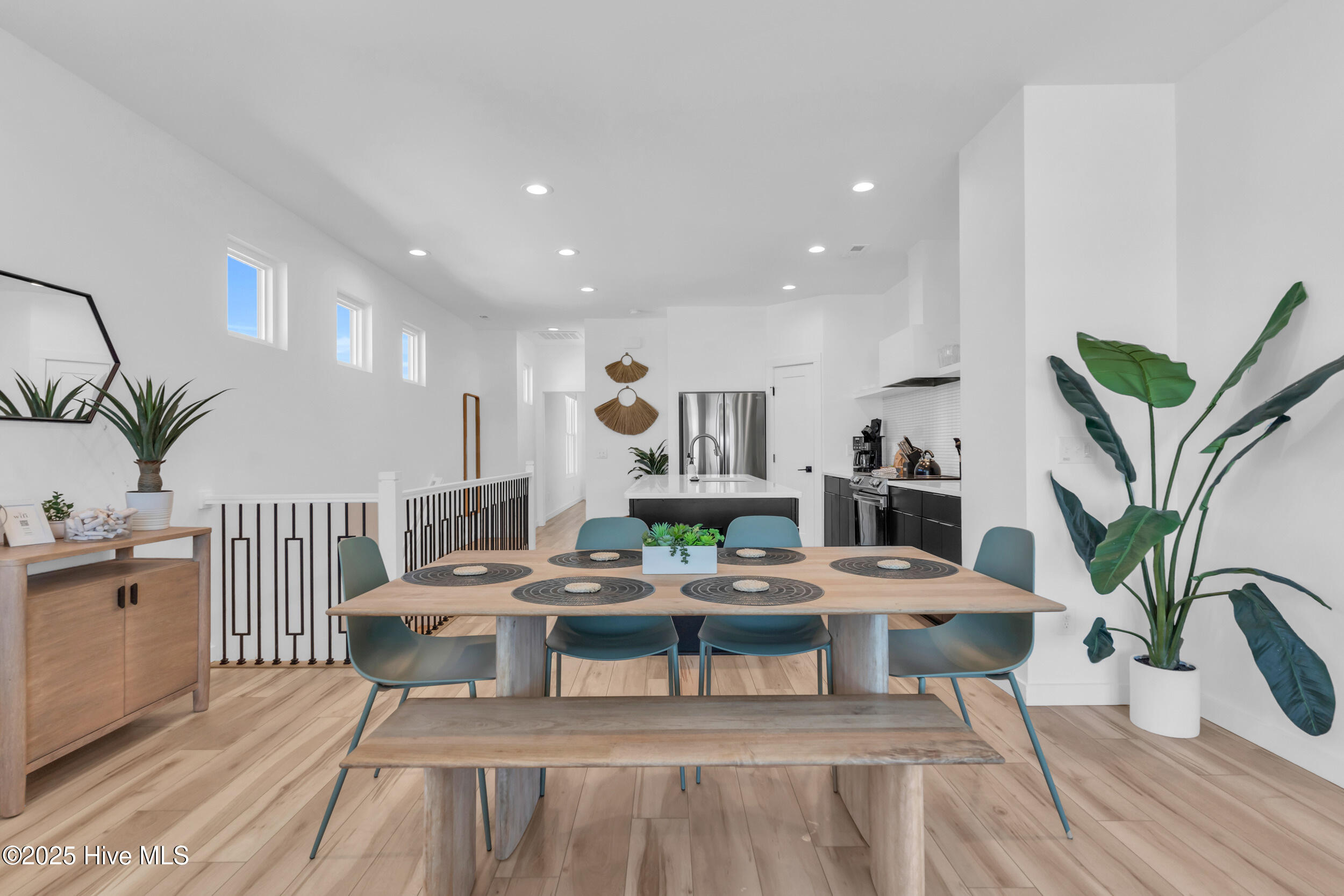 100541692 | Photo 12