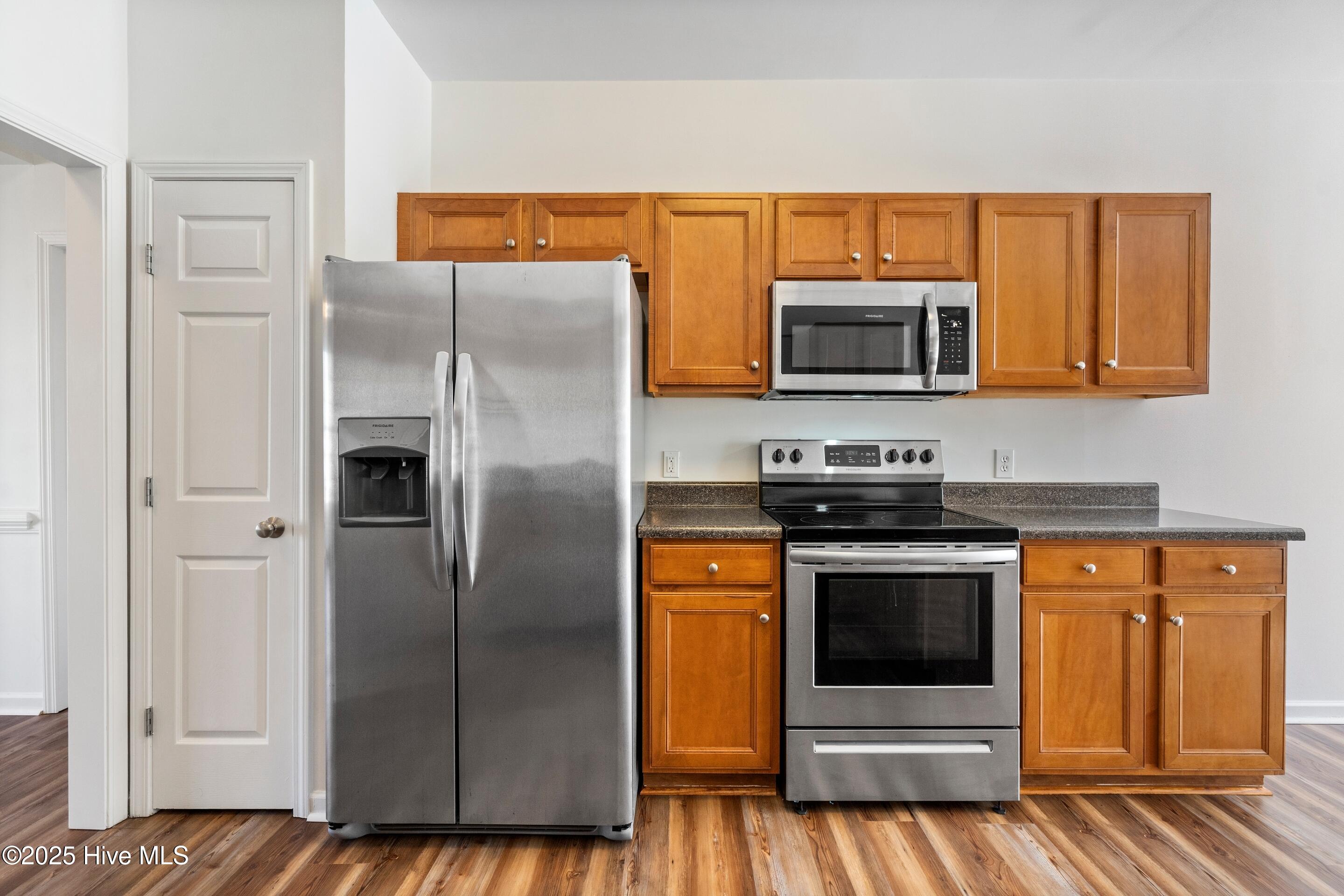 100542341 | Photo 29