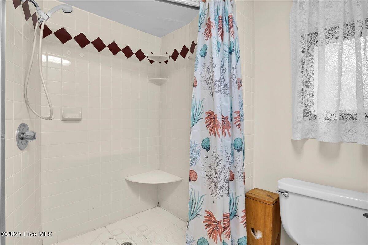 100518805 | Photo 26