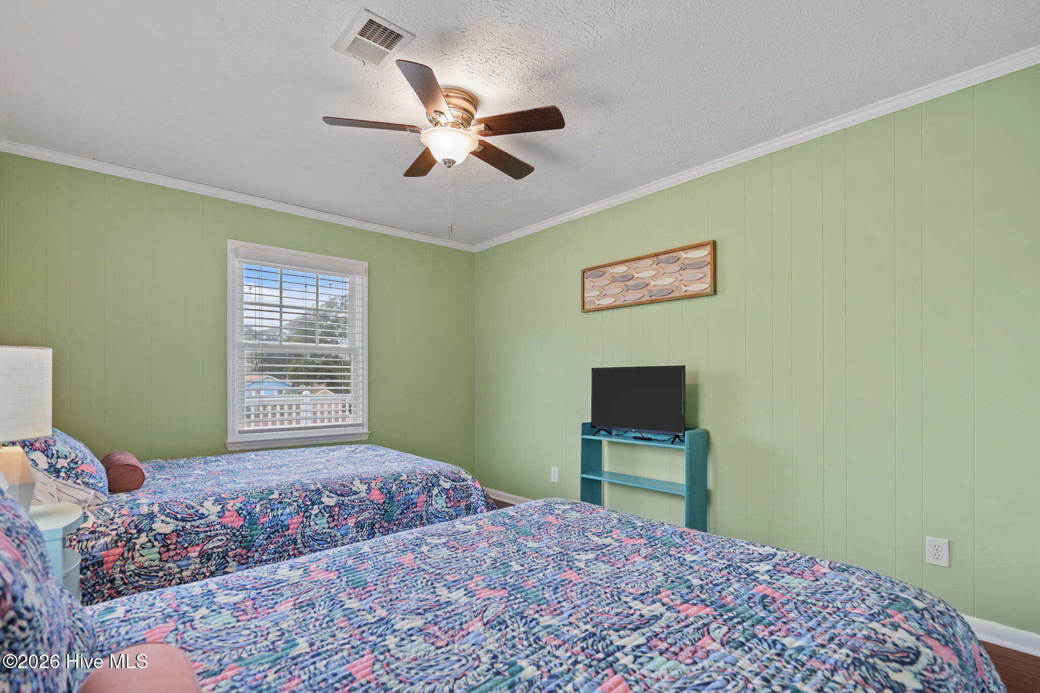 100543033 | Photo 36