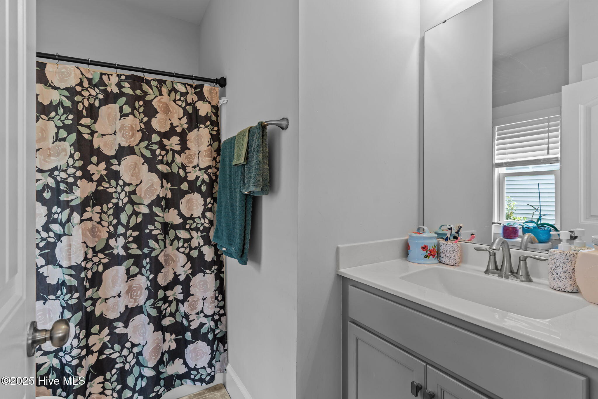 100528839 | Photo 24