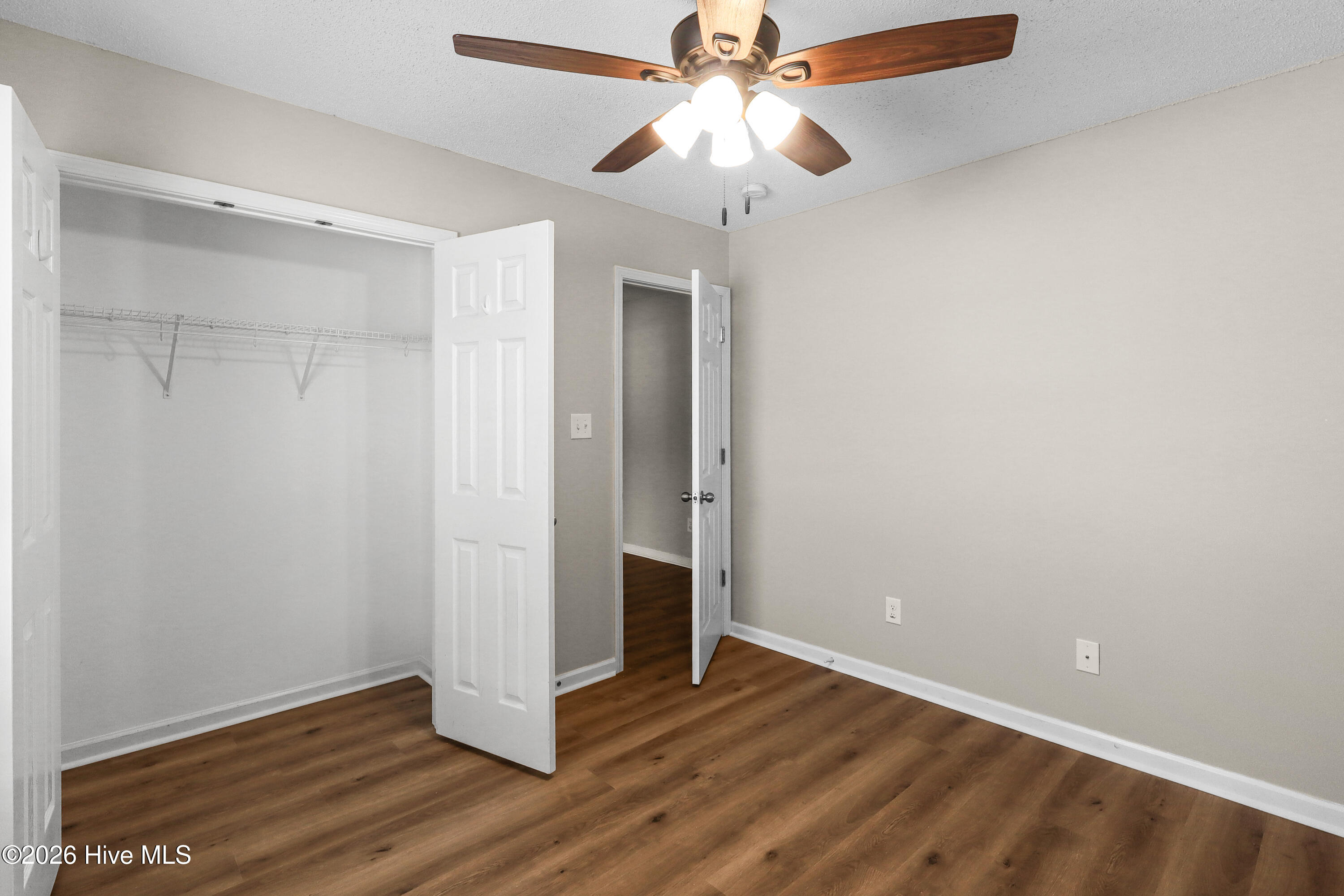 100554505 | Photo 38