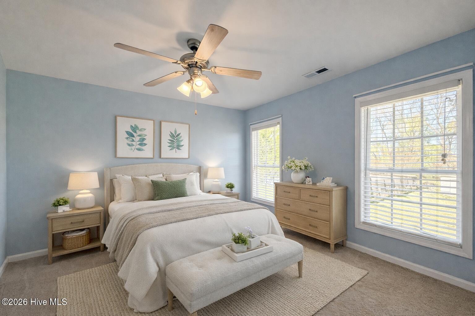 100547389 | Photo 38