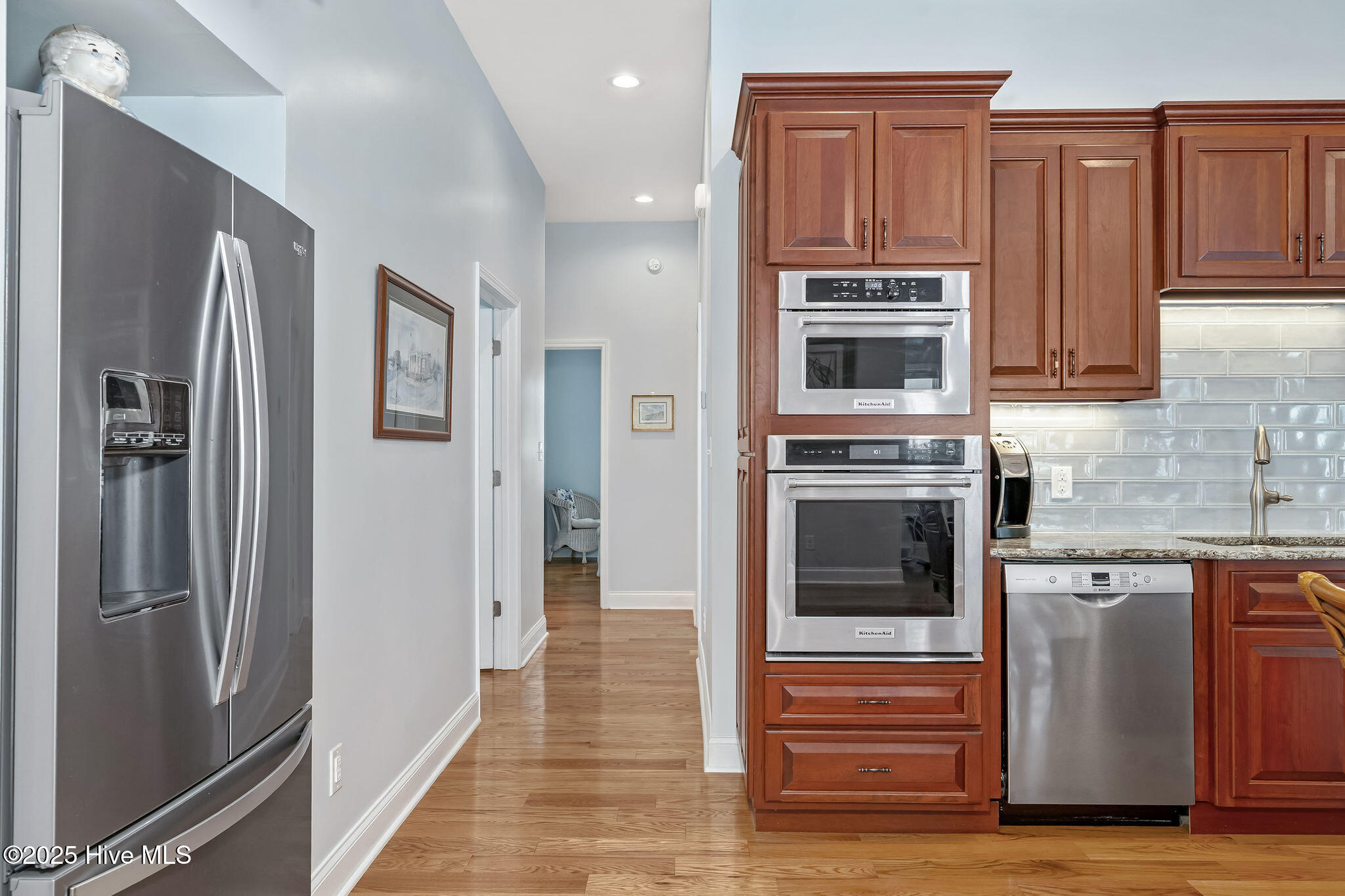 100534572 | Photo 22