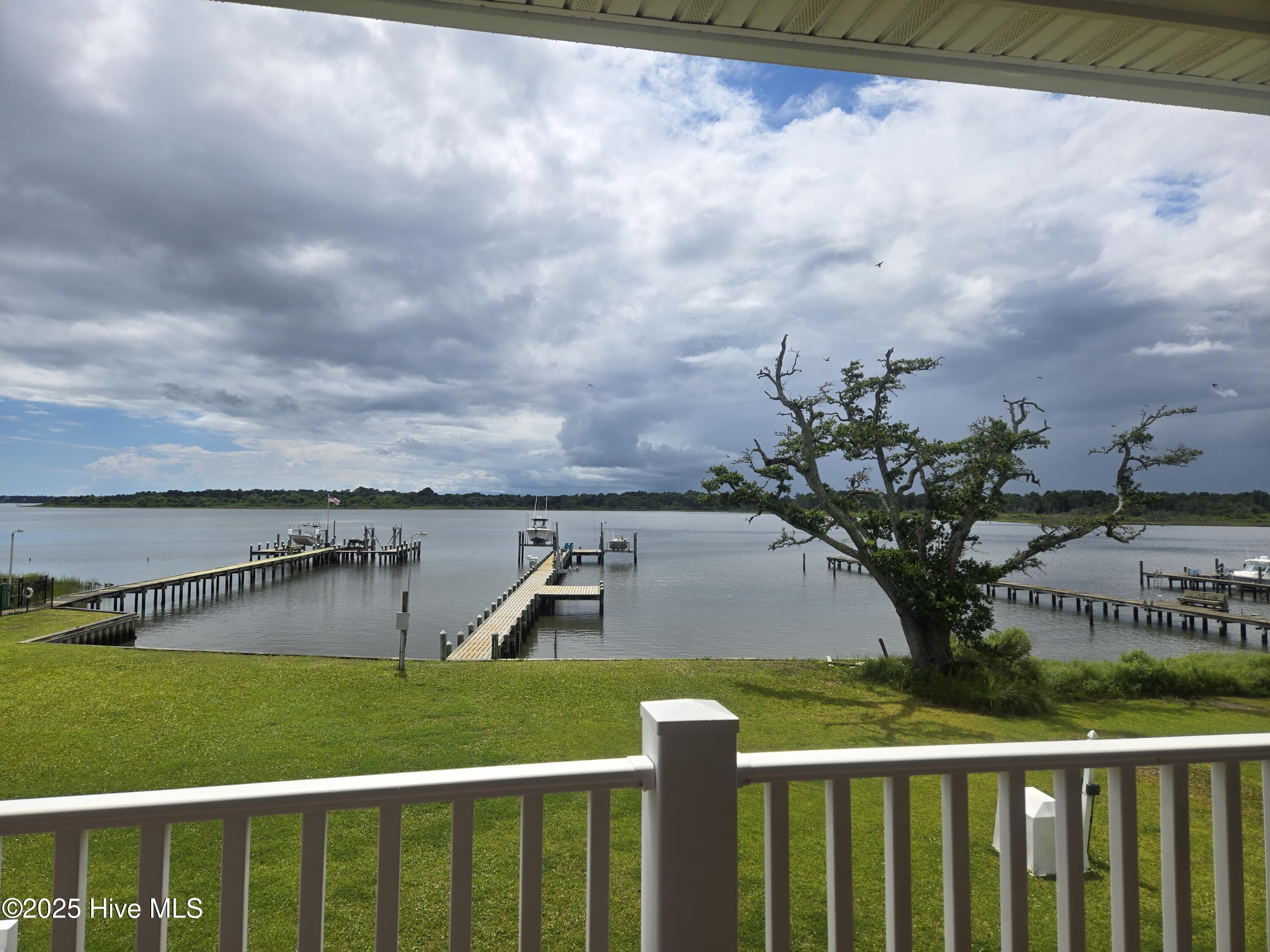 429 Live Oak Road,Newport