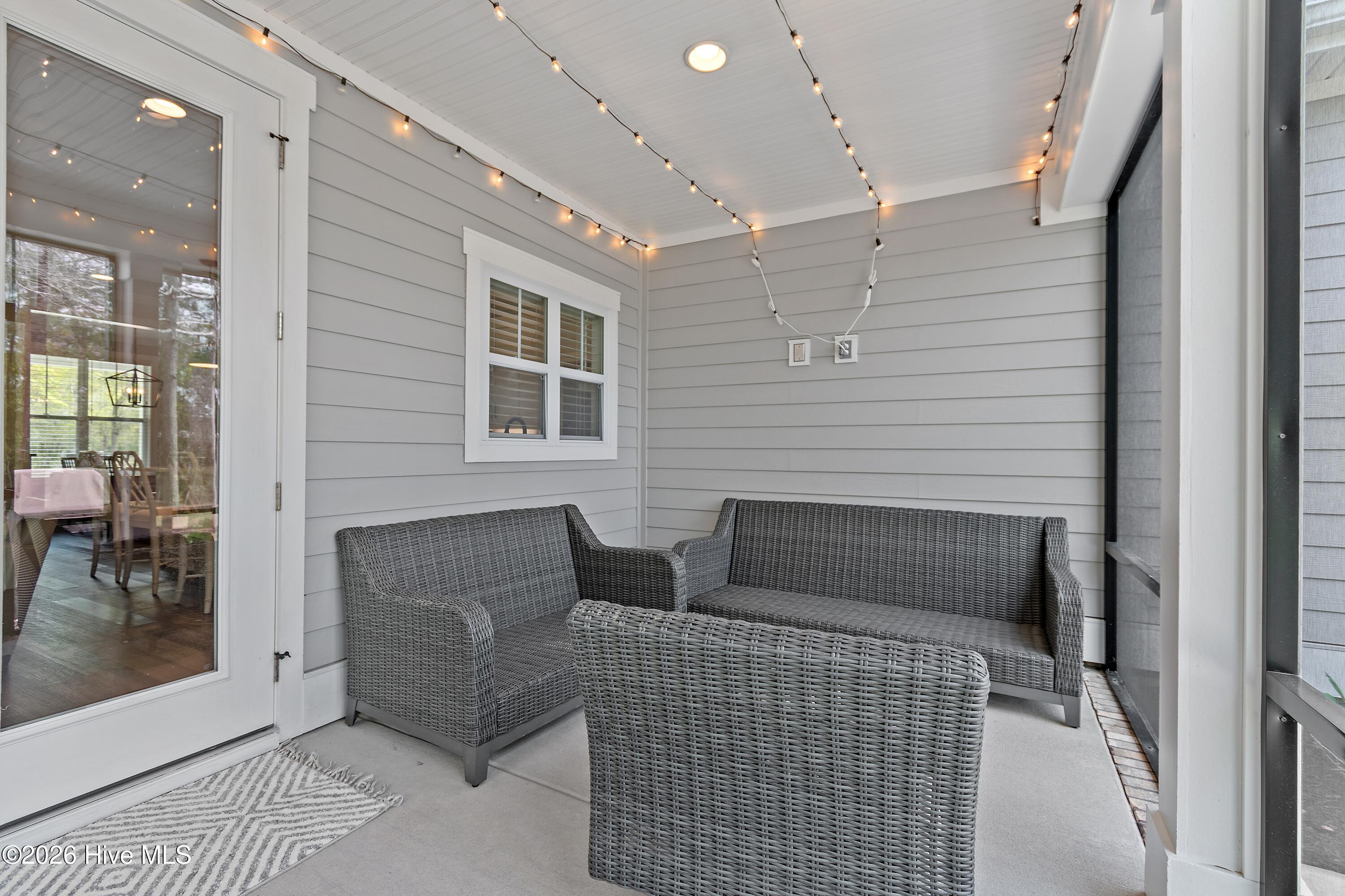 100565017 | Photo 28