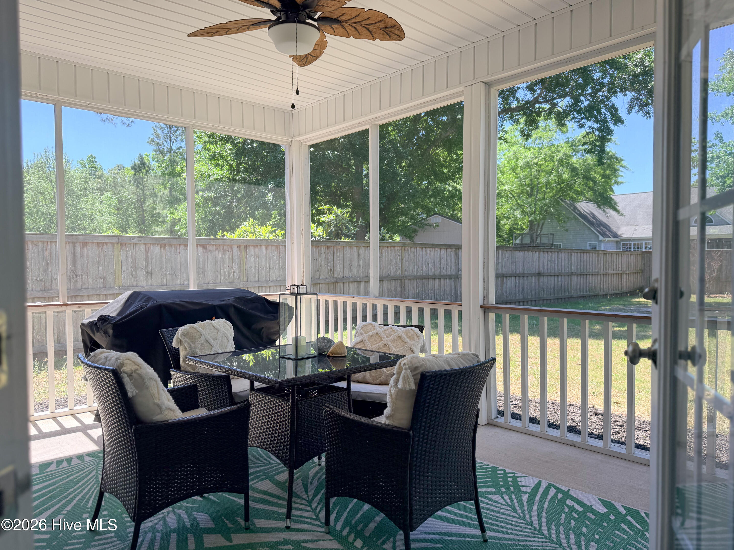 100569259 | Photo 28