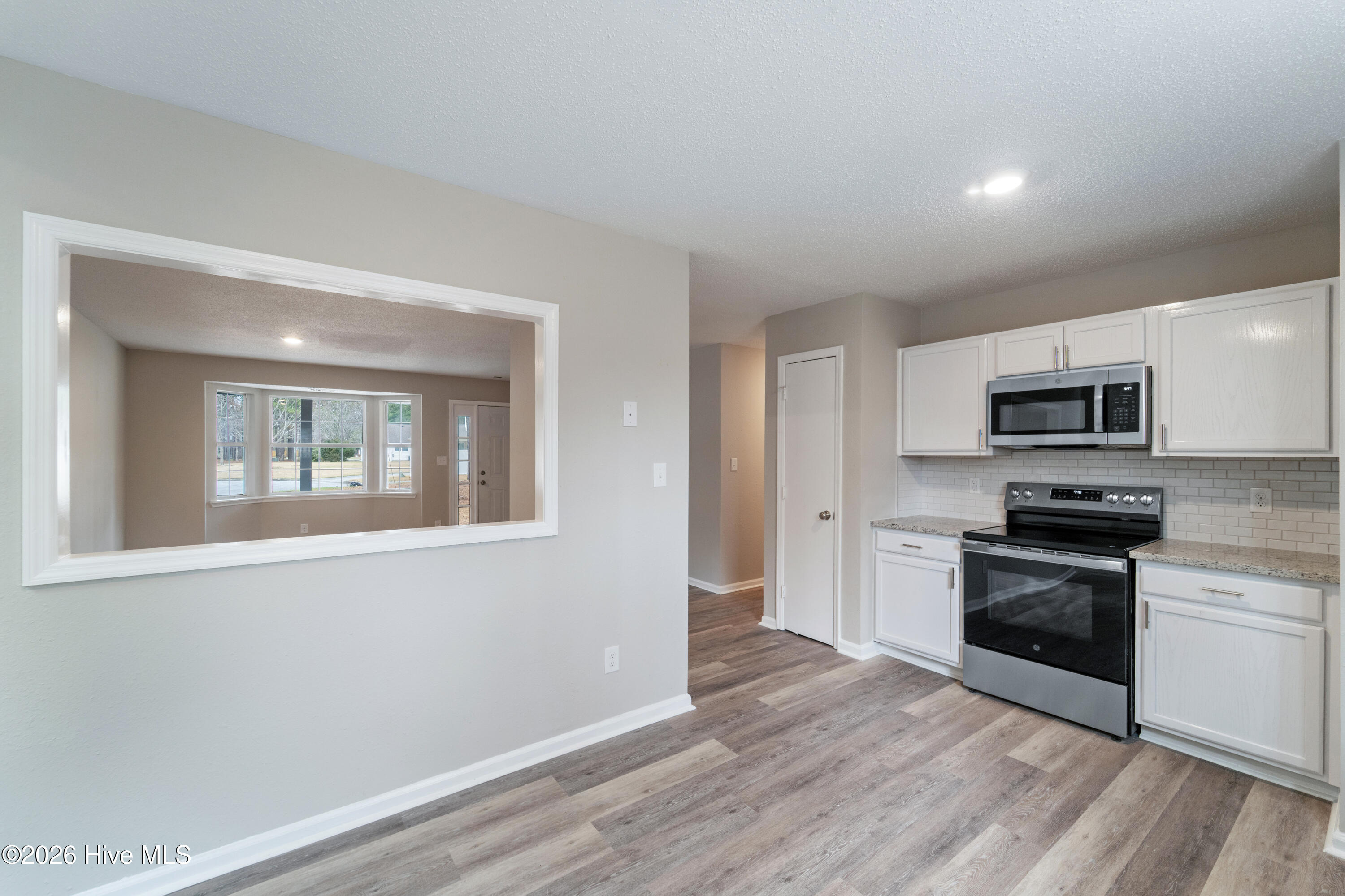 100558242 | Photo 13