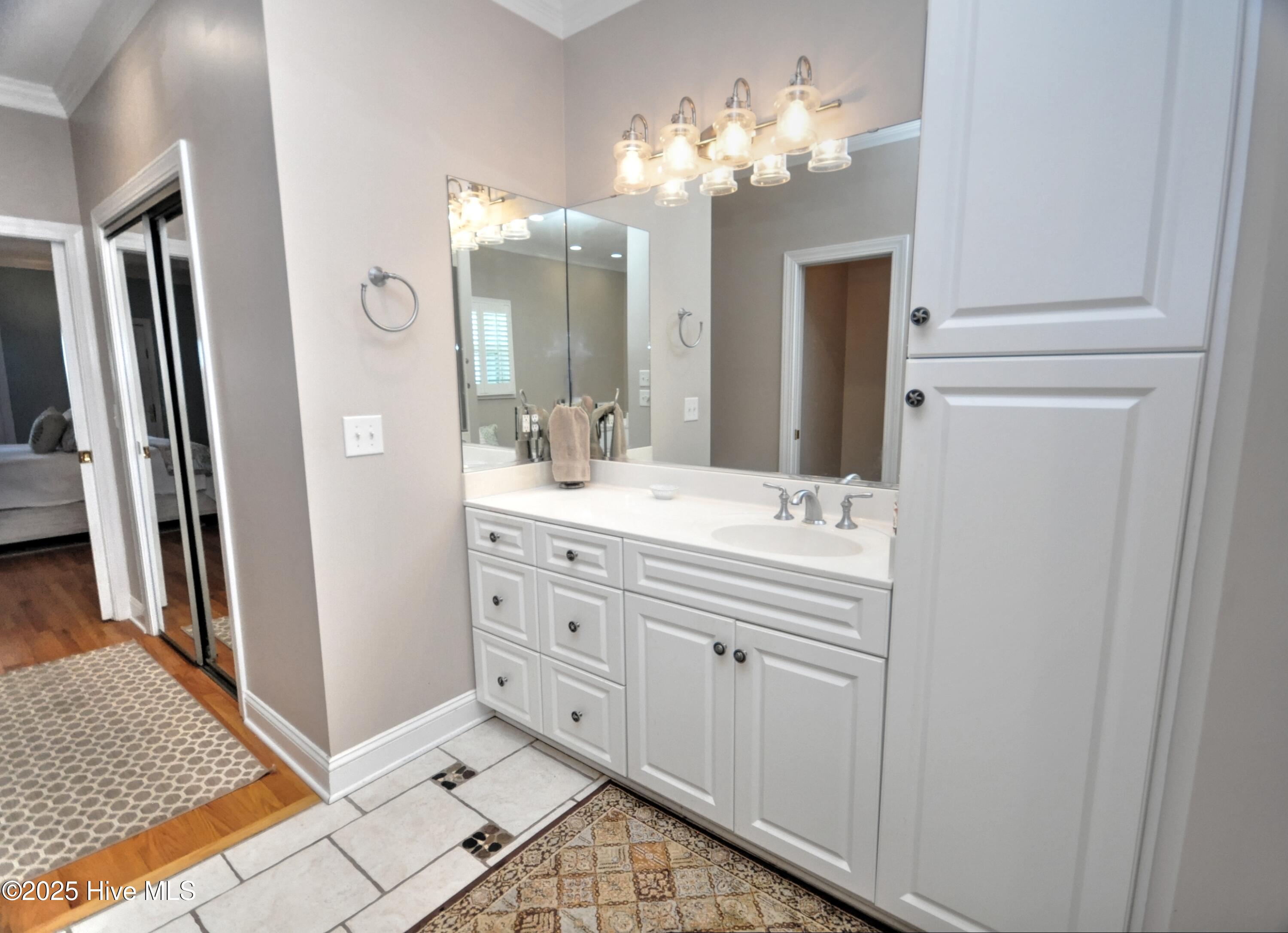 100537196 | Photo 28