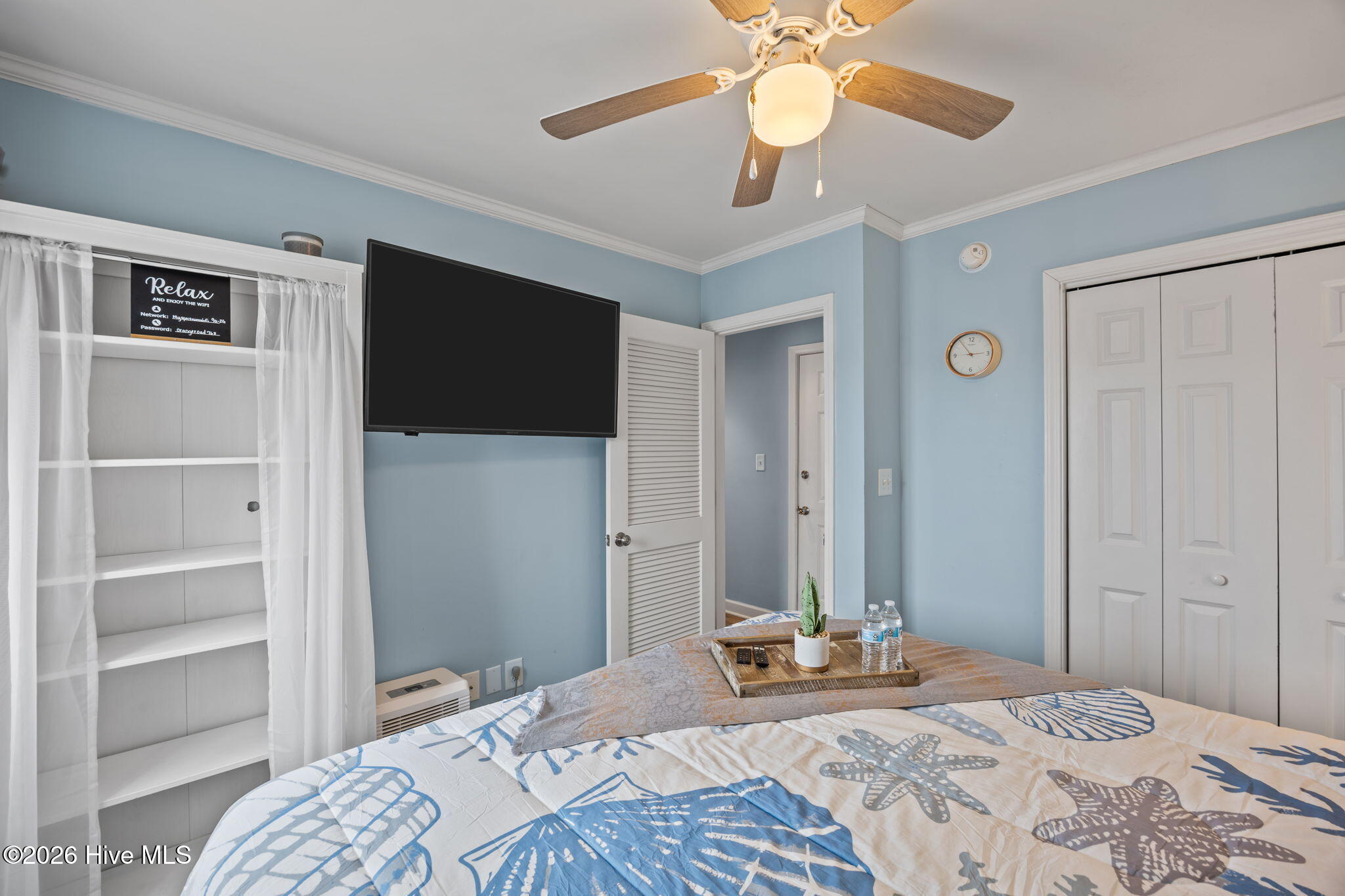 100561169 | Photo 11