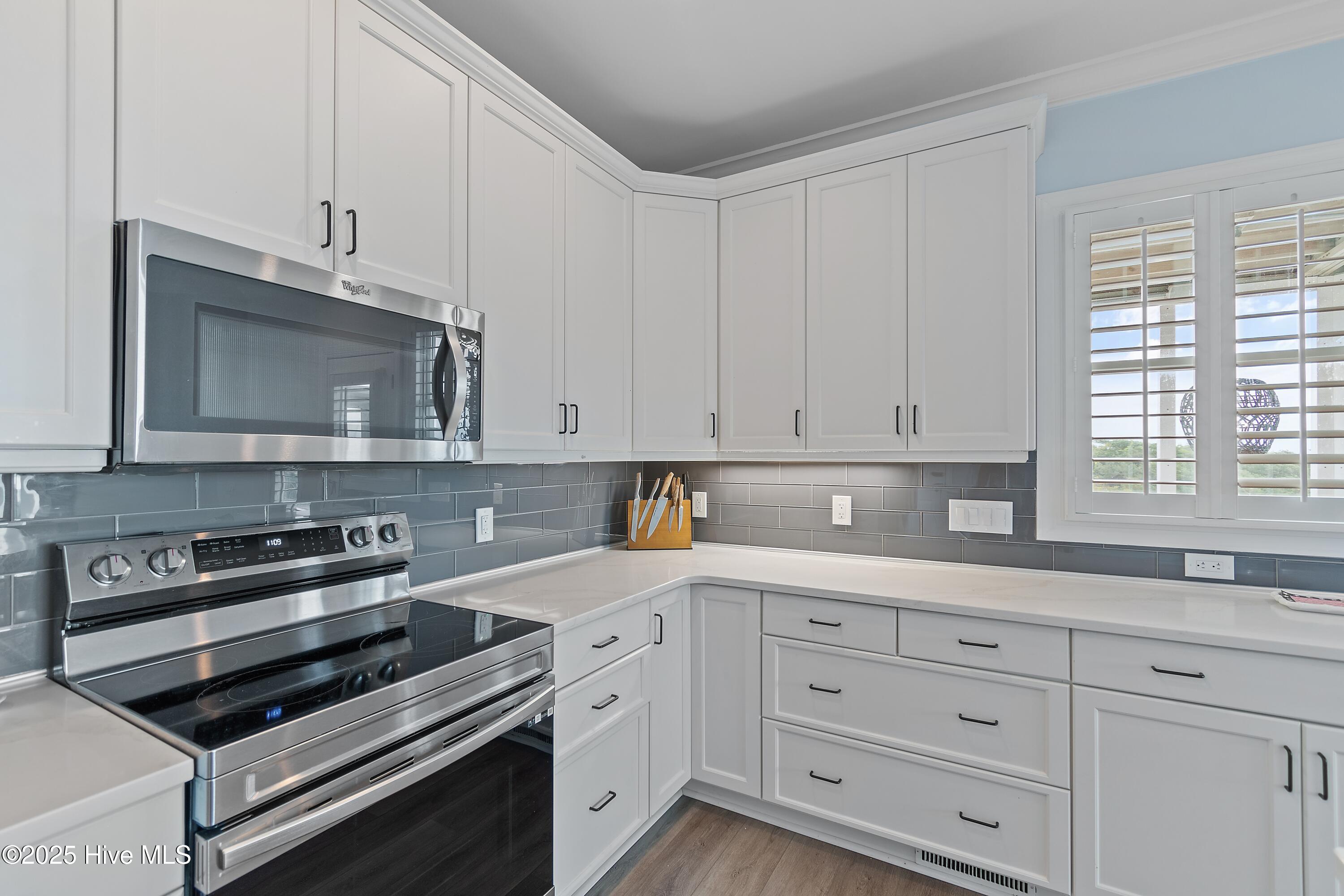 100536702 | Photo 61