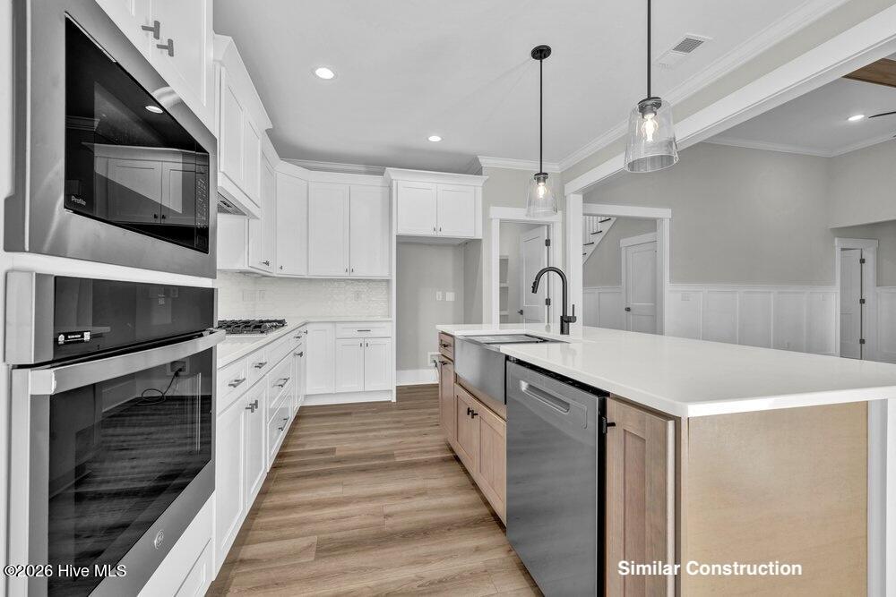 100570646 | Photo 10