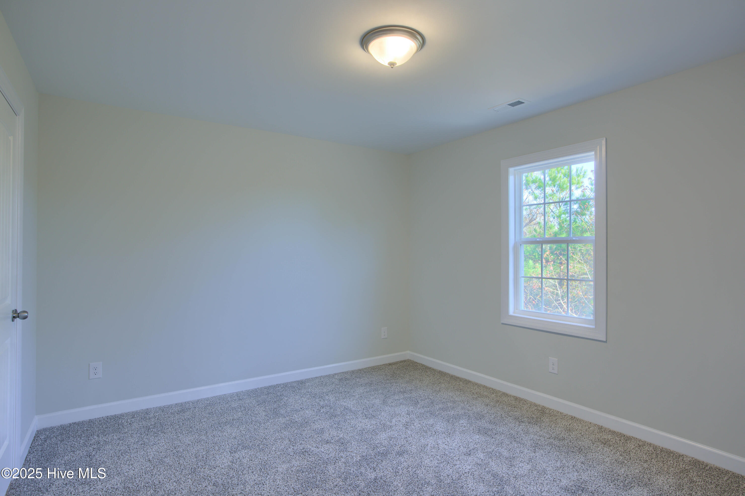 100527048 | Photo 32