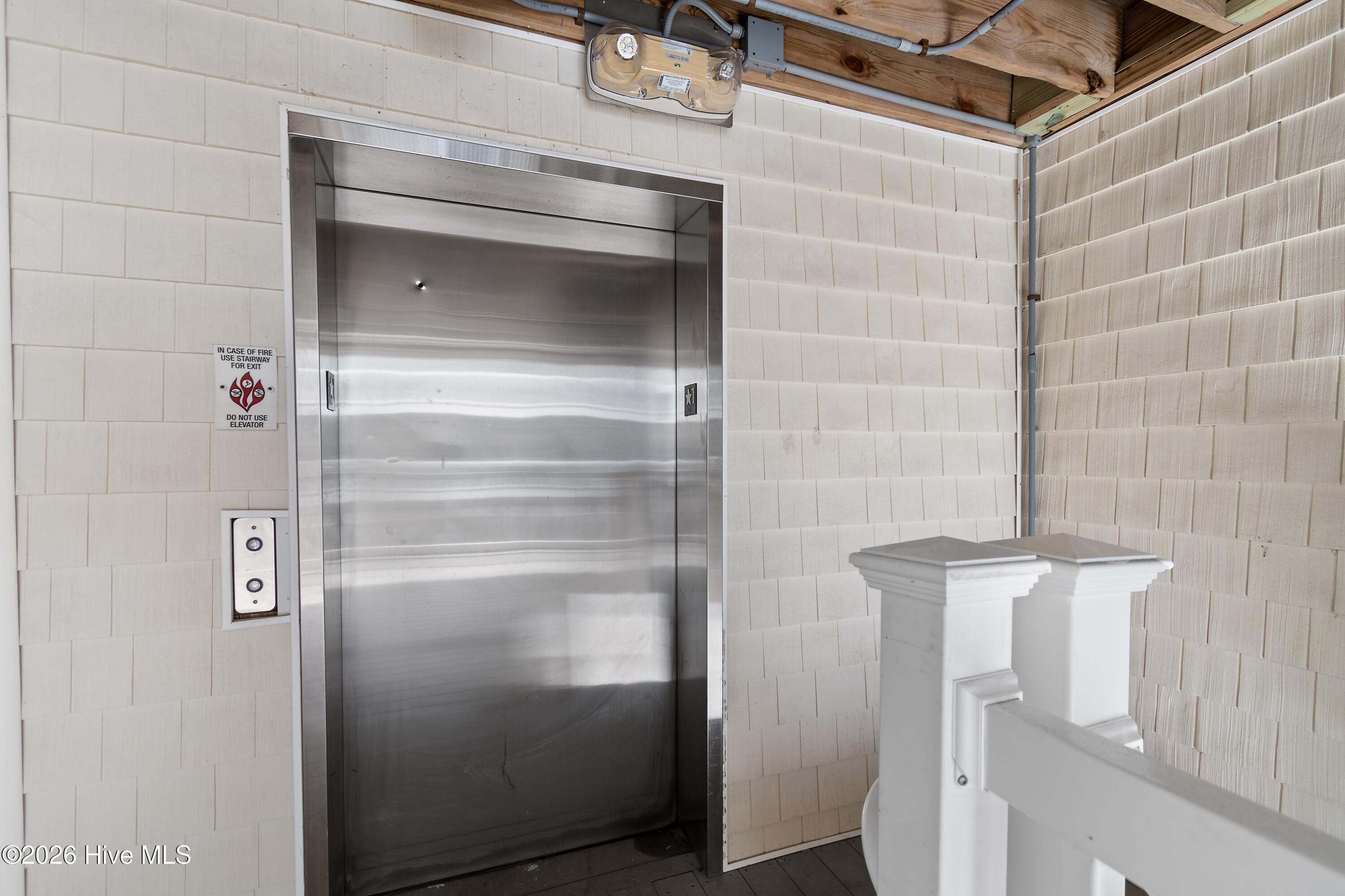 100564870 | Photo 30