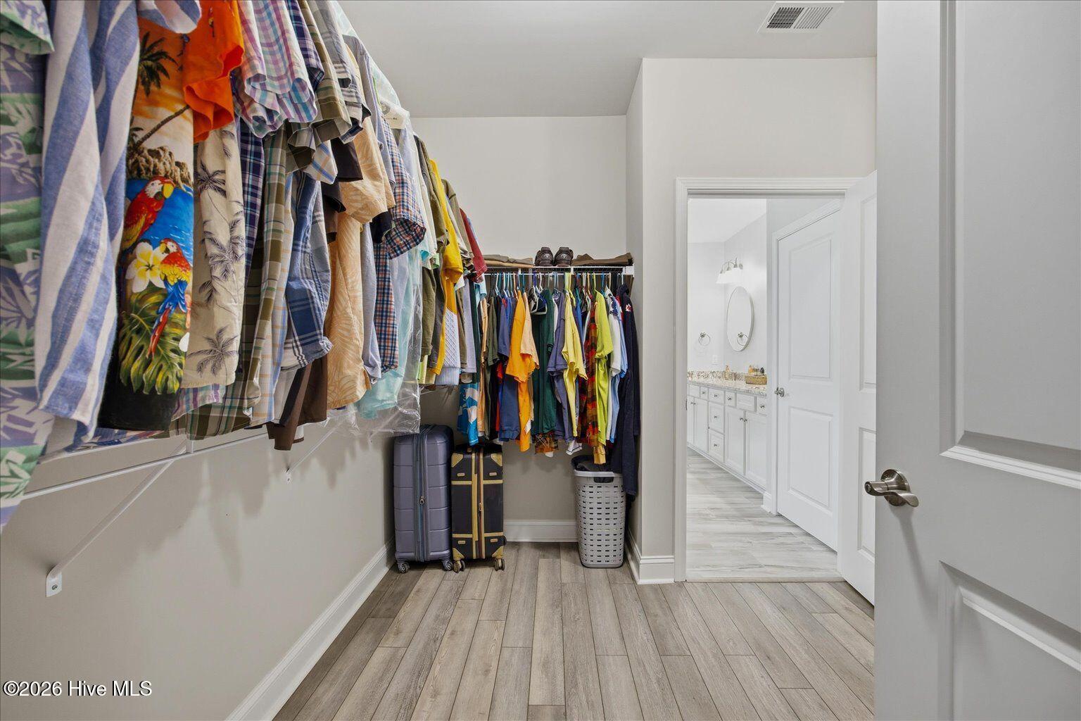 100564841 | Photo 21