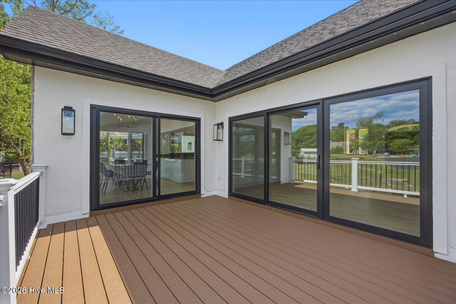 100569224 | Photo 22