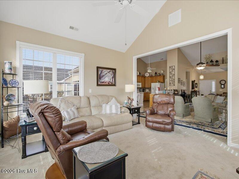 100563793 | Photo 25