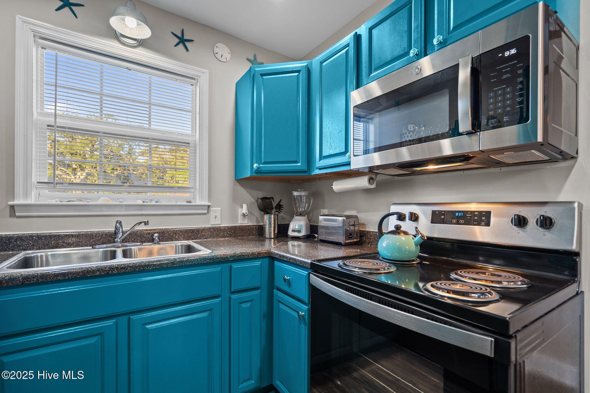 100537146 | Photo 18