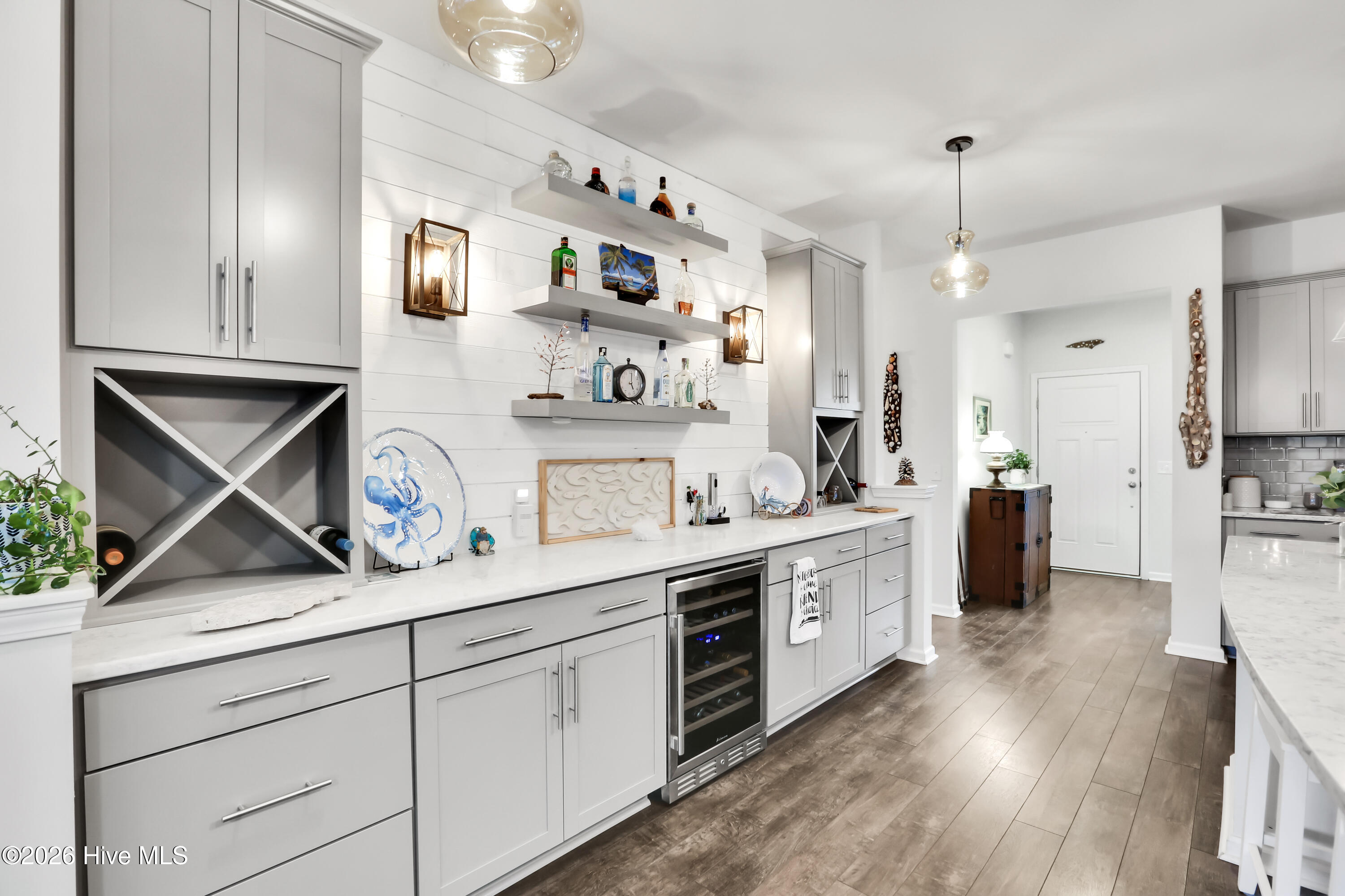 100558115 | Photo 10