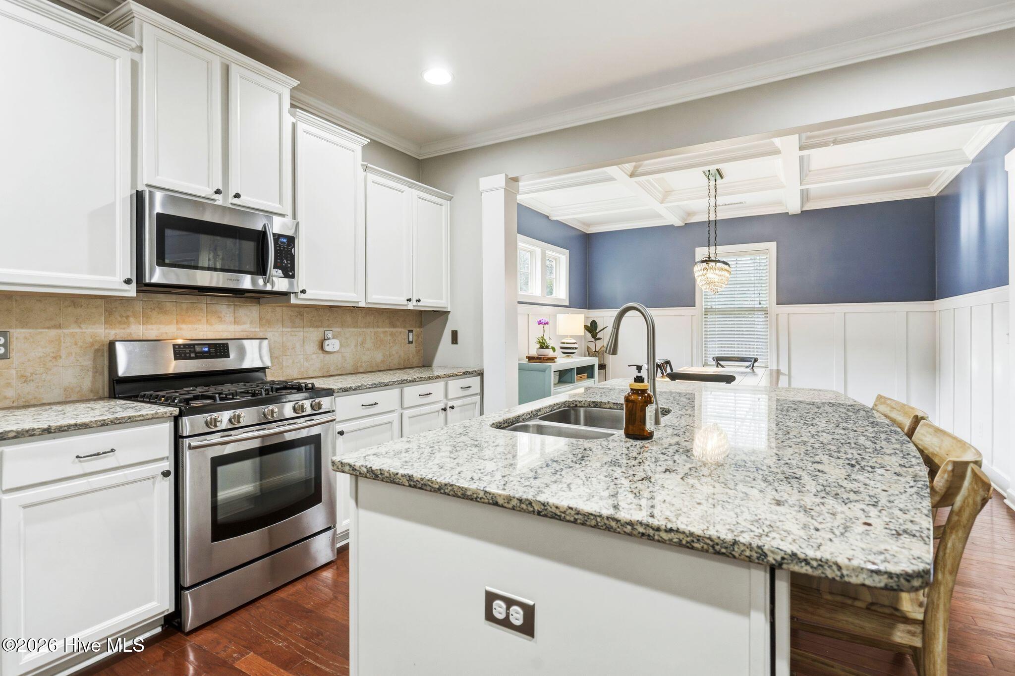 100562110 | Photo 18