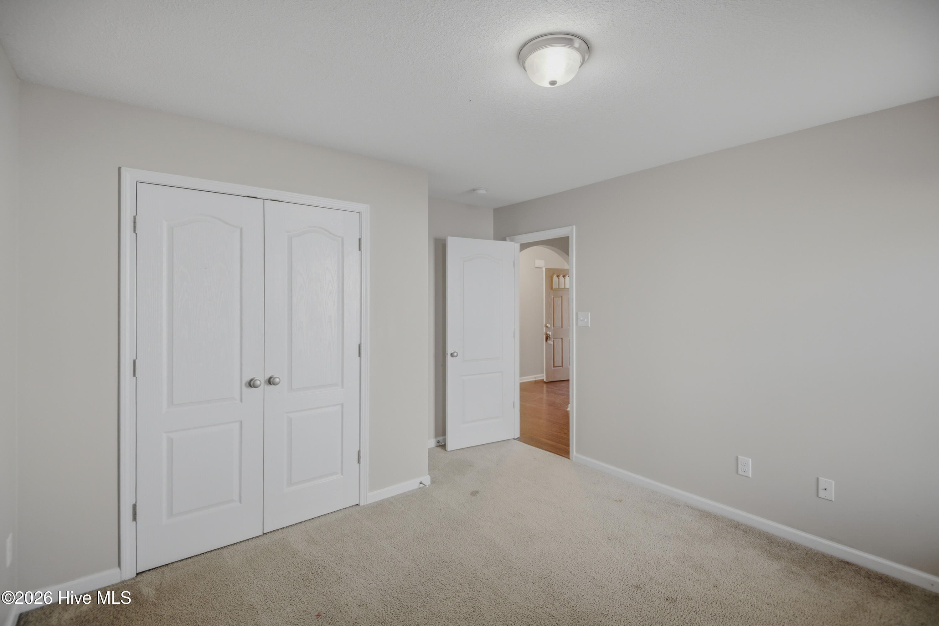 100568409 | Photo 14