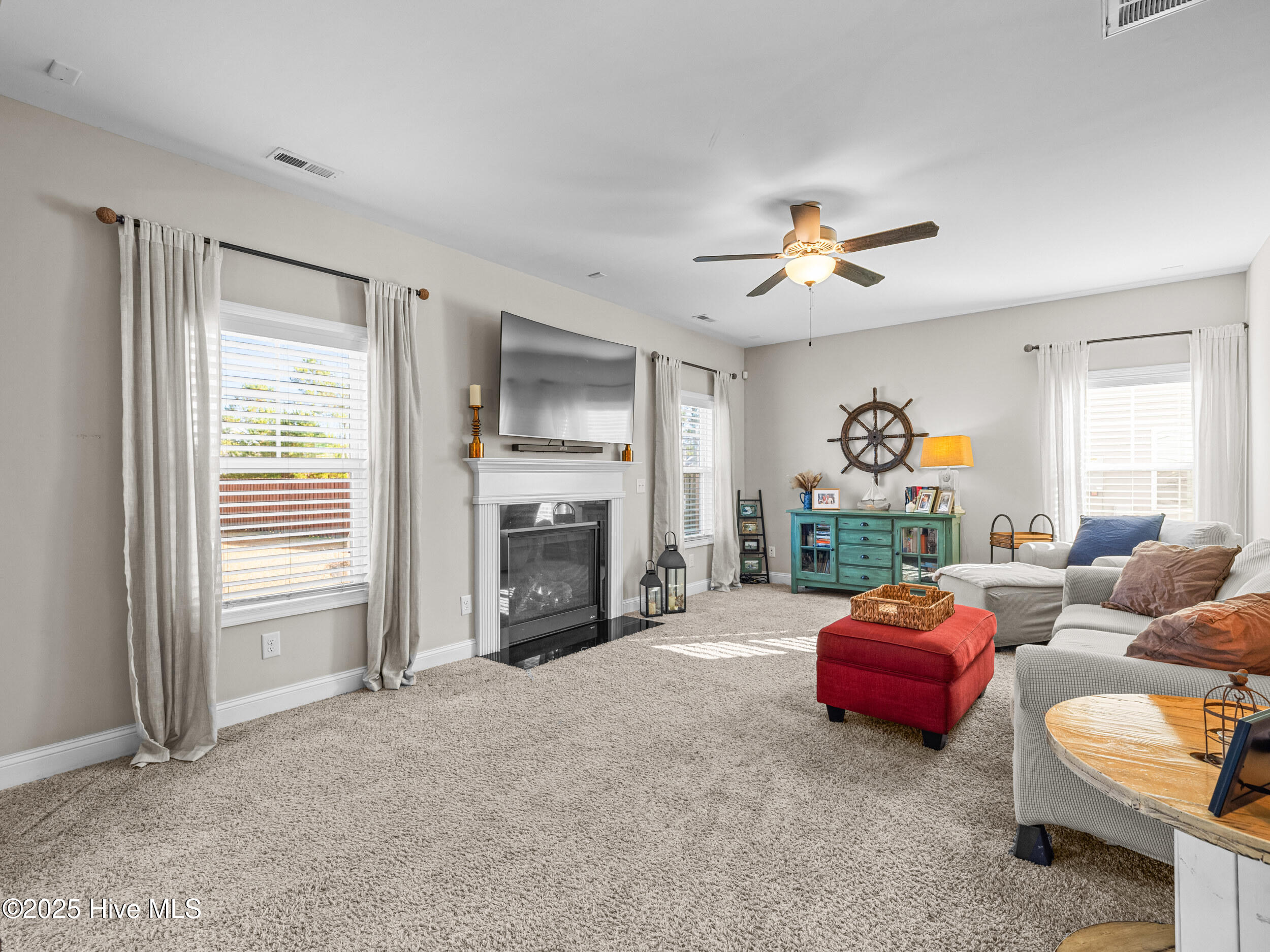 100545070 | Photo 25