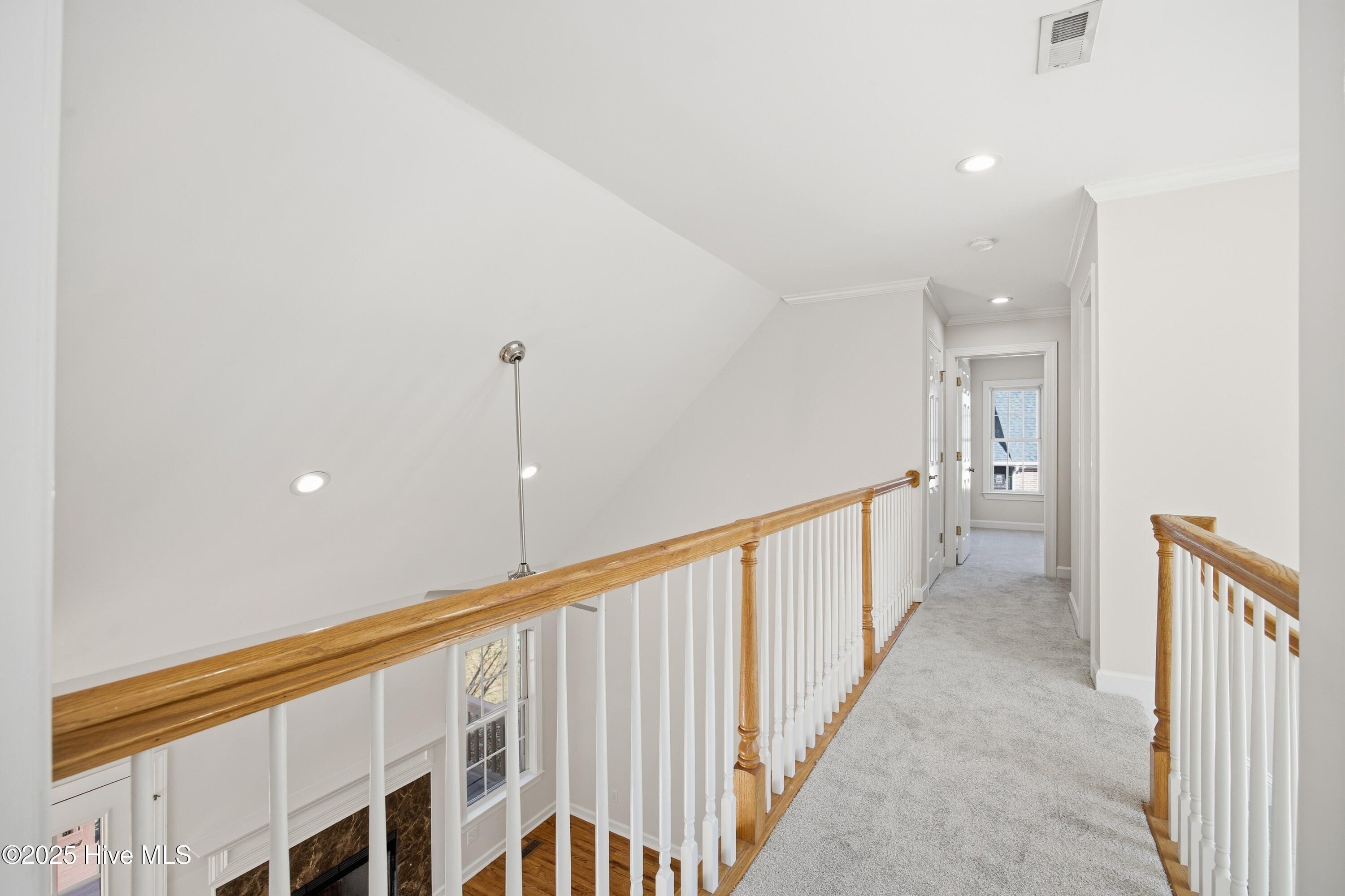 100545806 | Photo 26