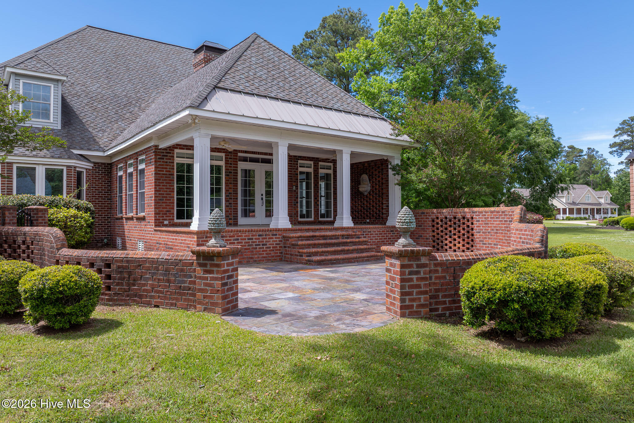 100570266 | Photo 65