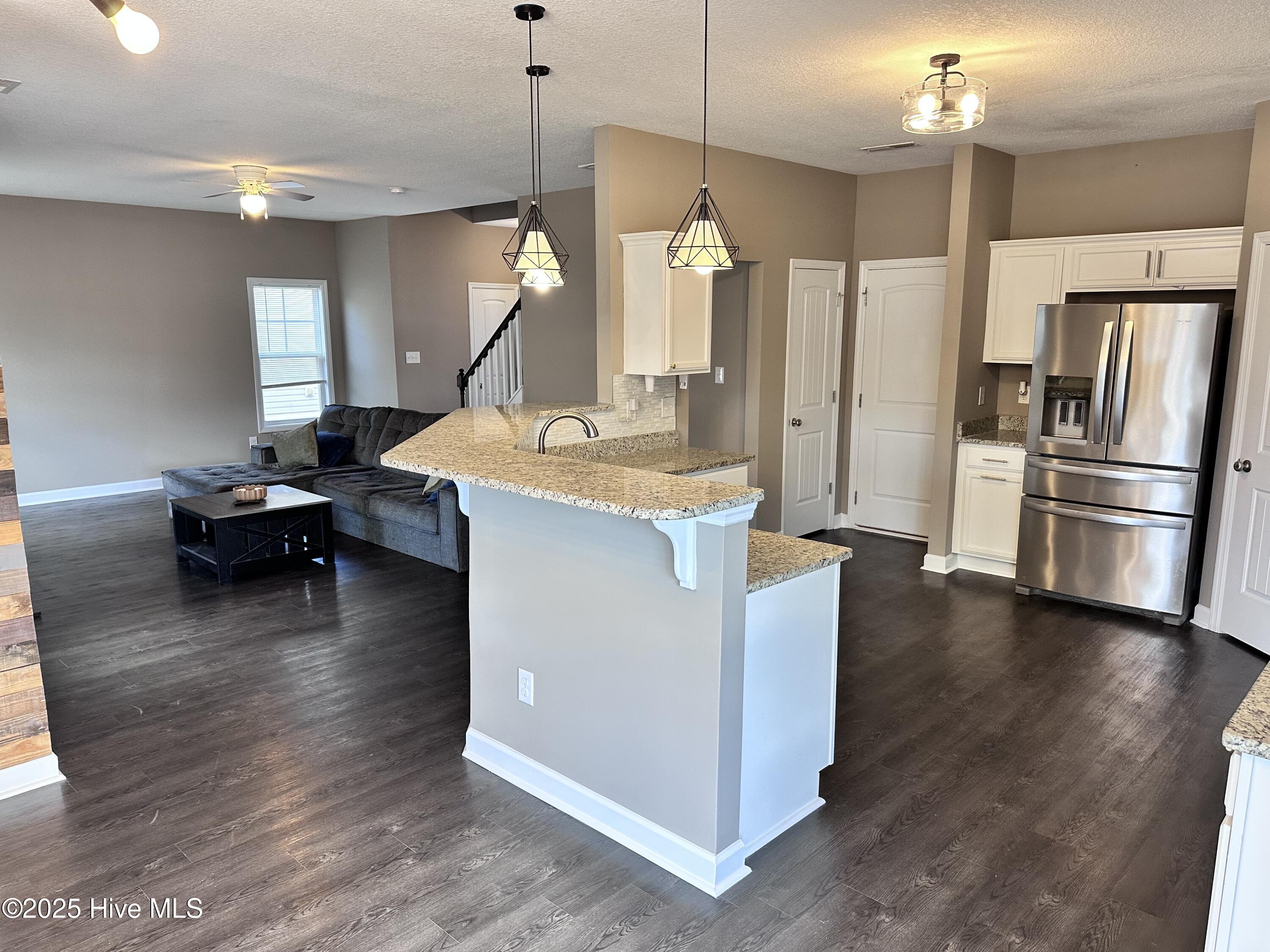 100545917 | Photo 18