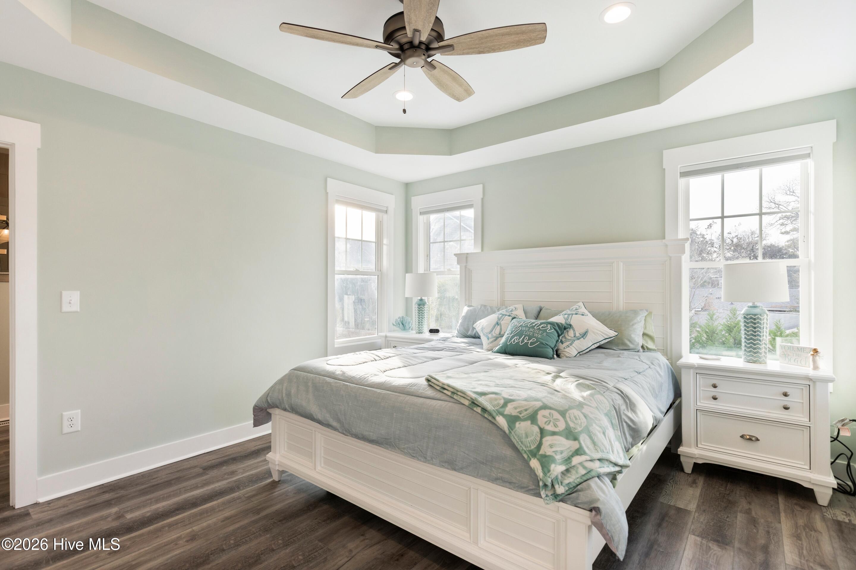 100548444 | Photo 45