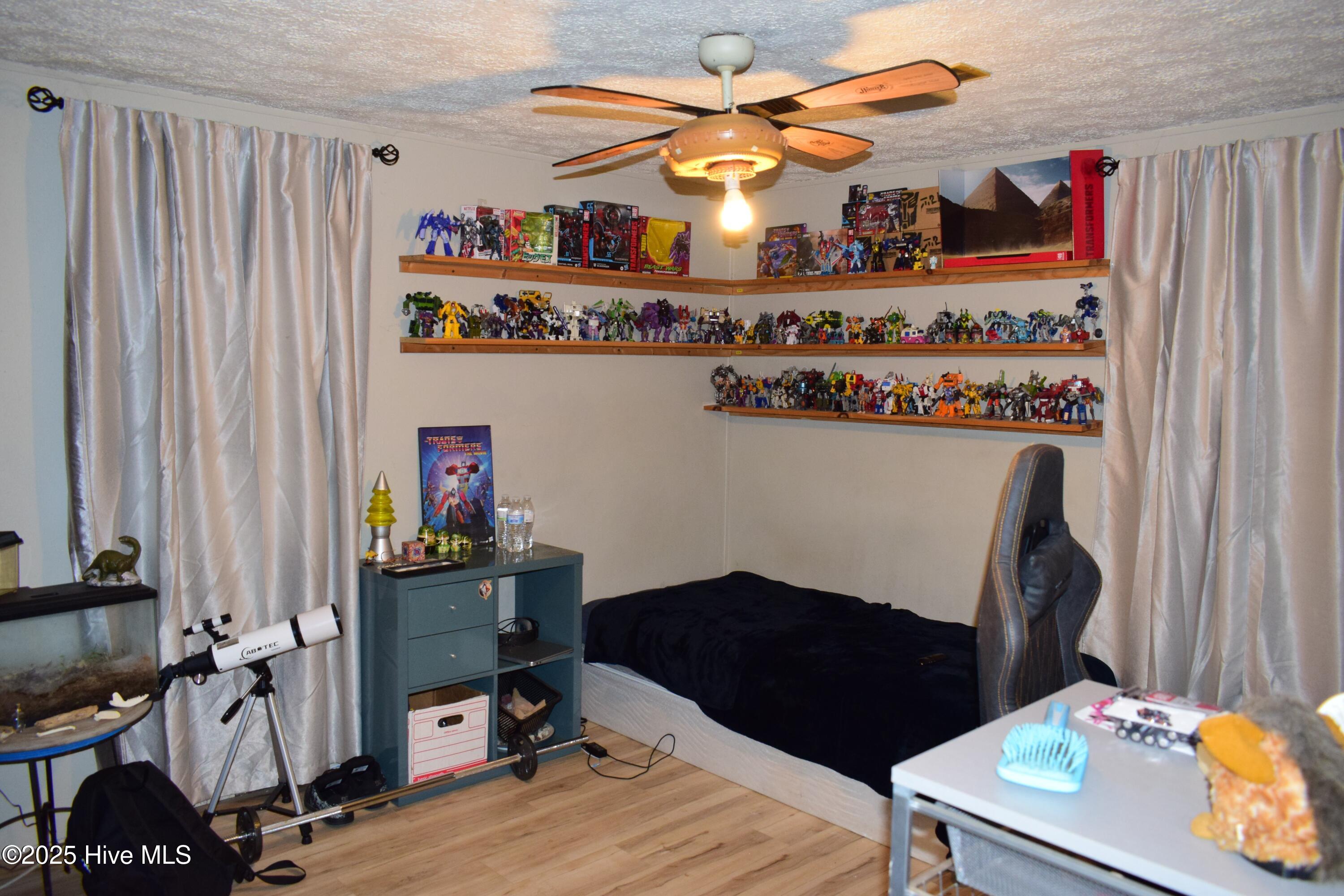 100543289 | Photo 36