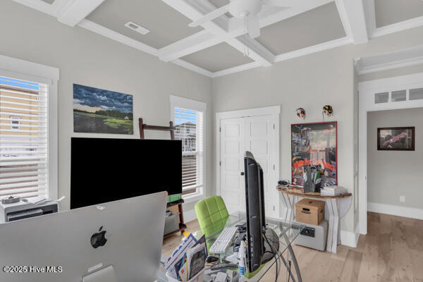 100545282 | Photo 35