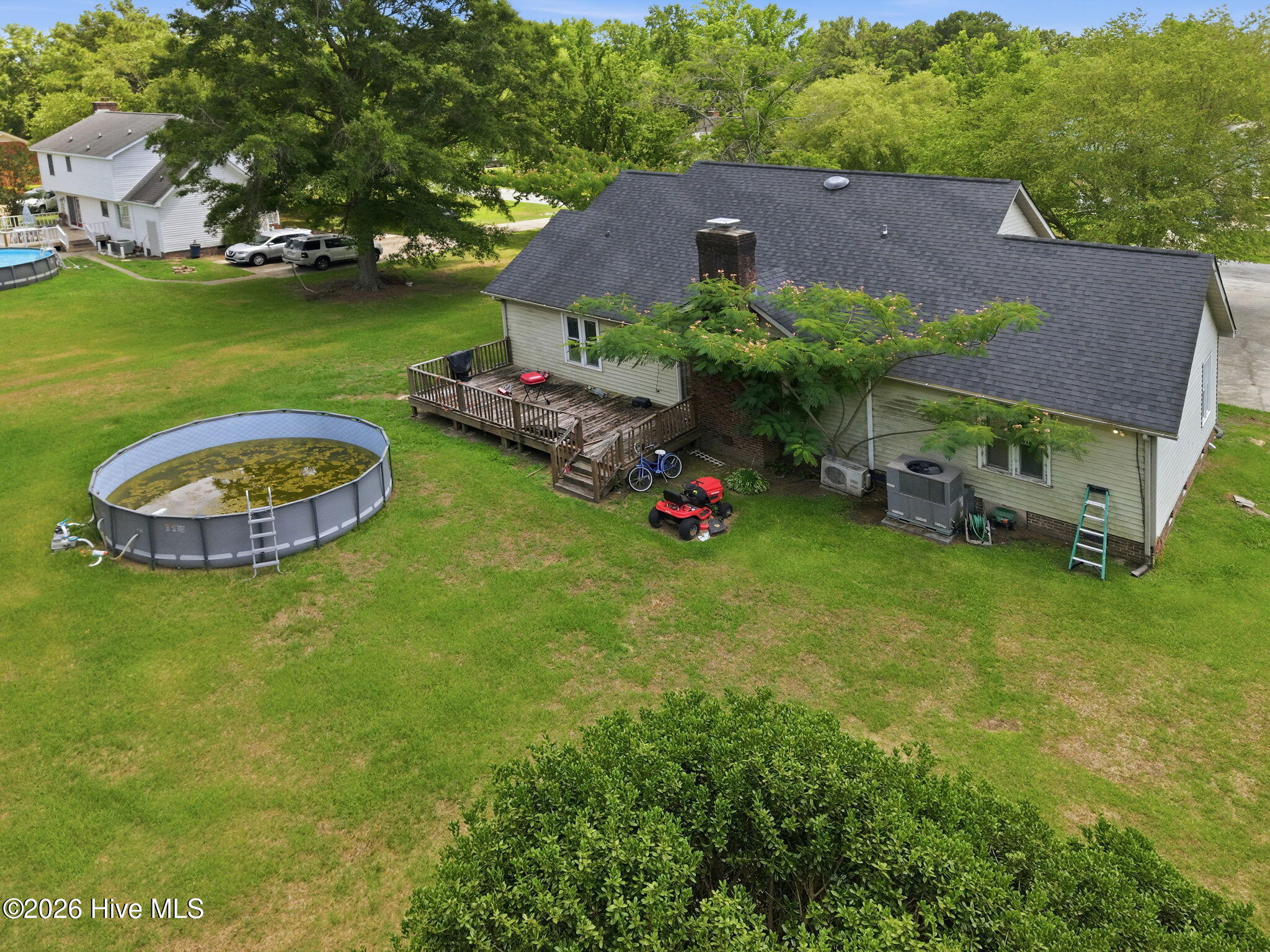 Exterior photo of 566 Ridge Drive, Winterville, NC 28590. MLS: 100586471