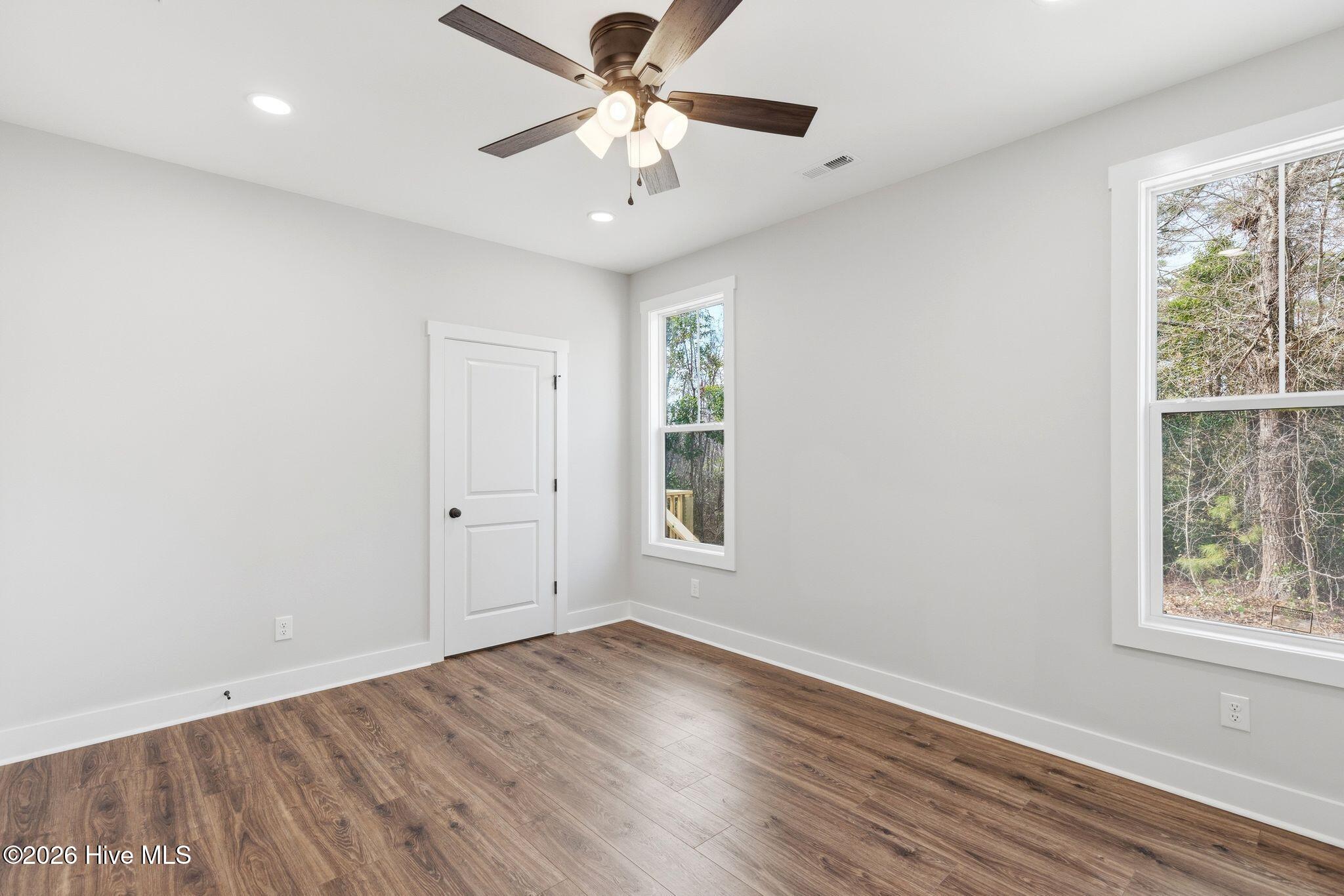 100559286 | Photo 21