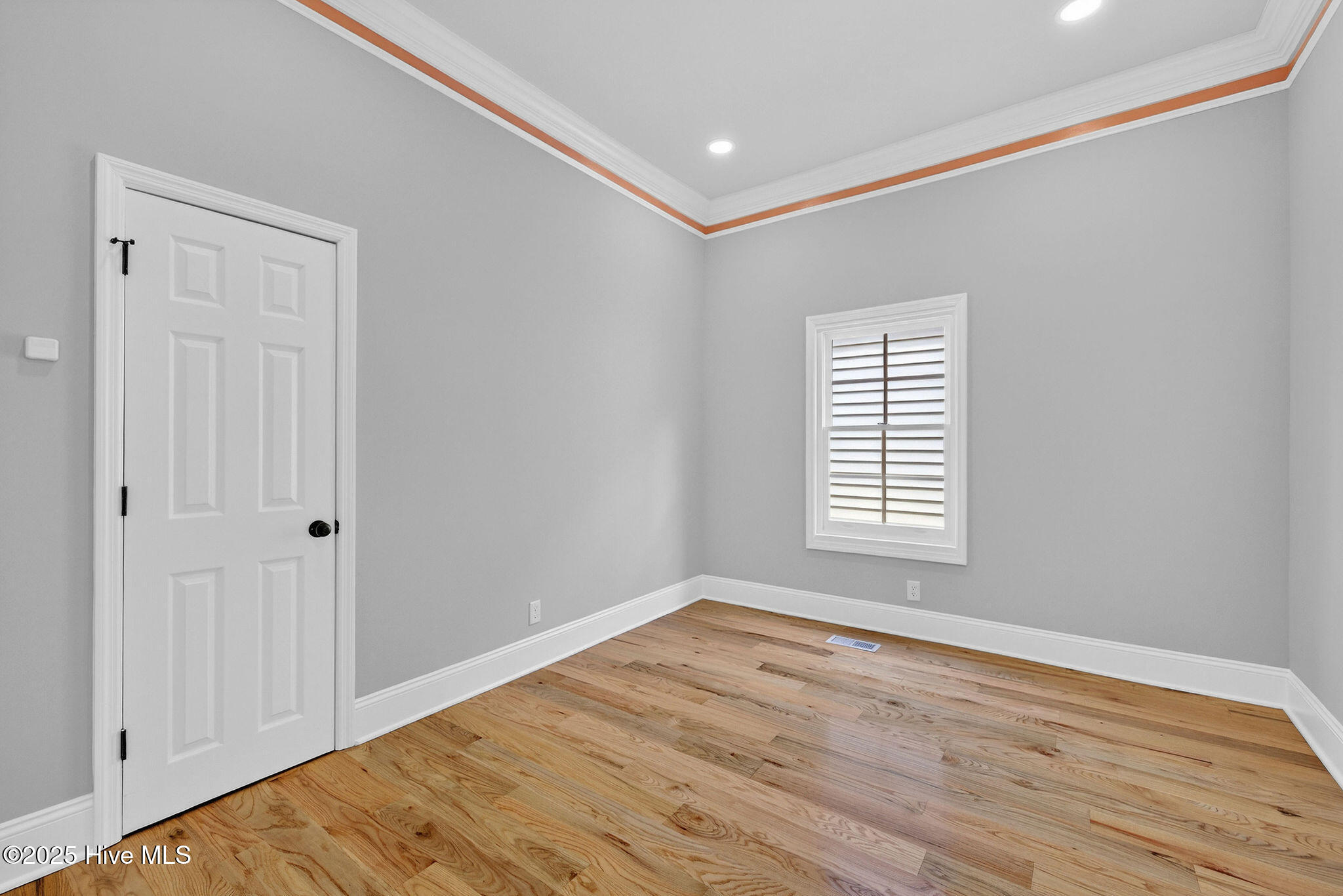 100537754 | Photo 21