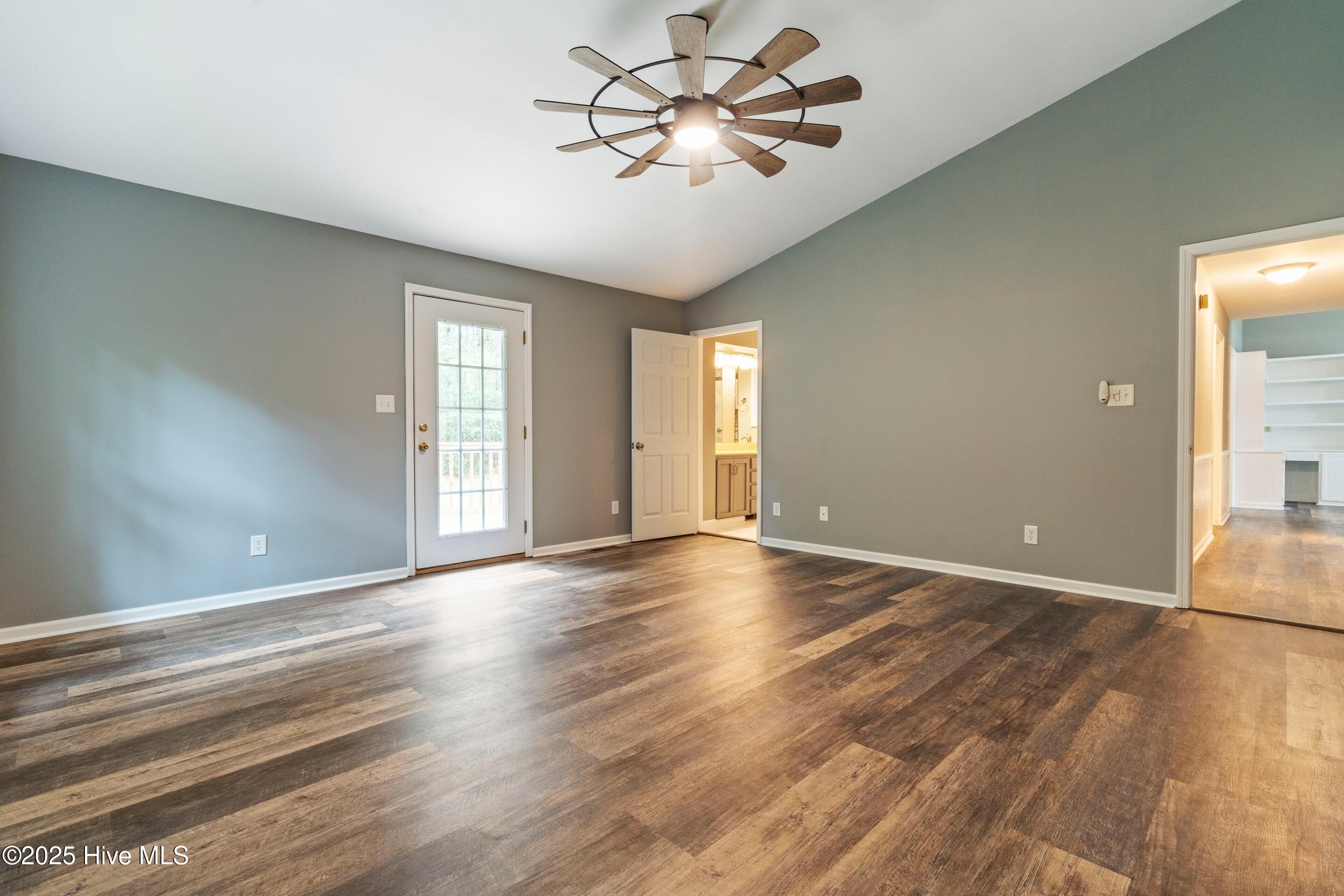 100527267 | Photo 33