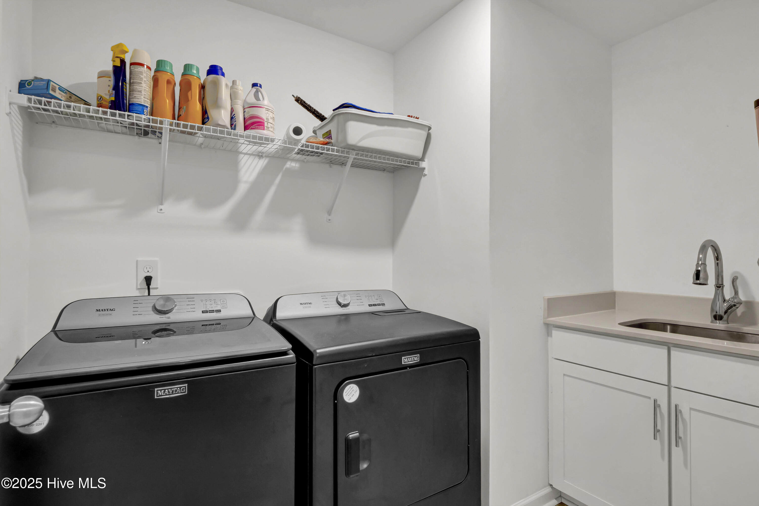 100535300 | Photo 24