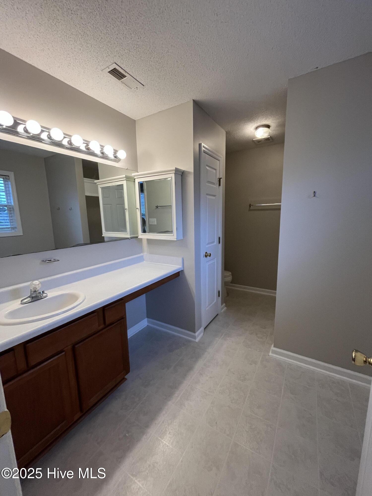 100546004 | Photo 19