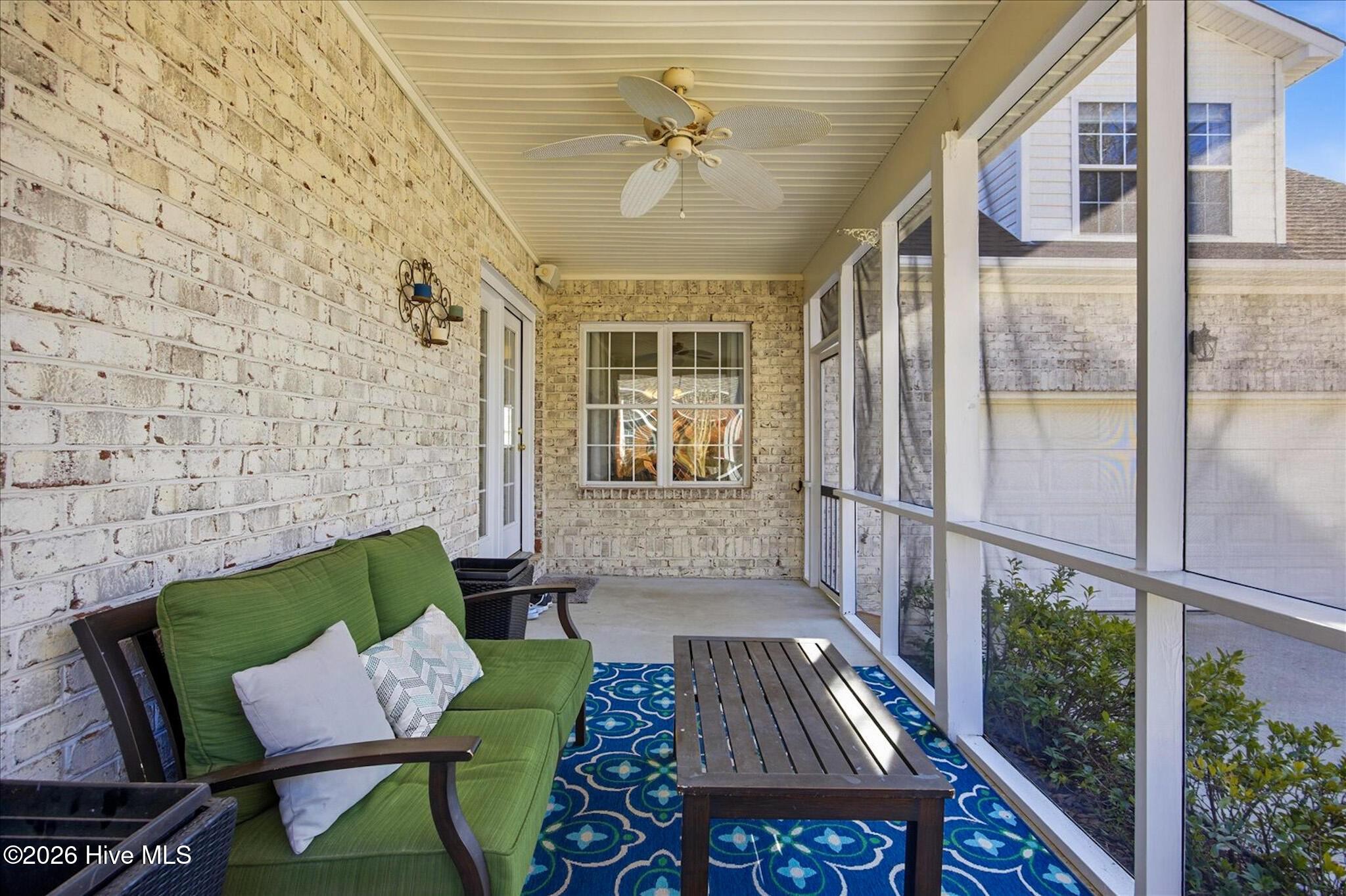 100554989 | Photo 41