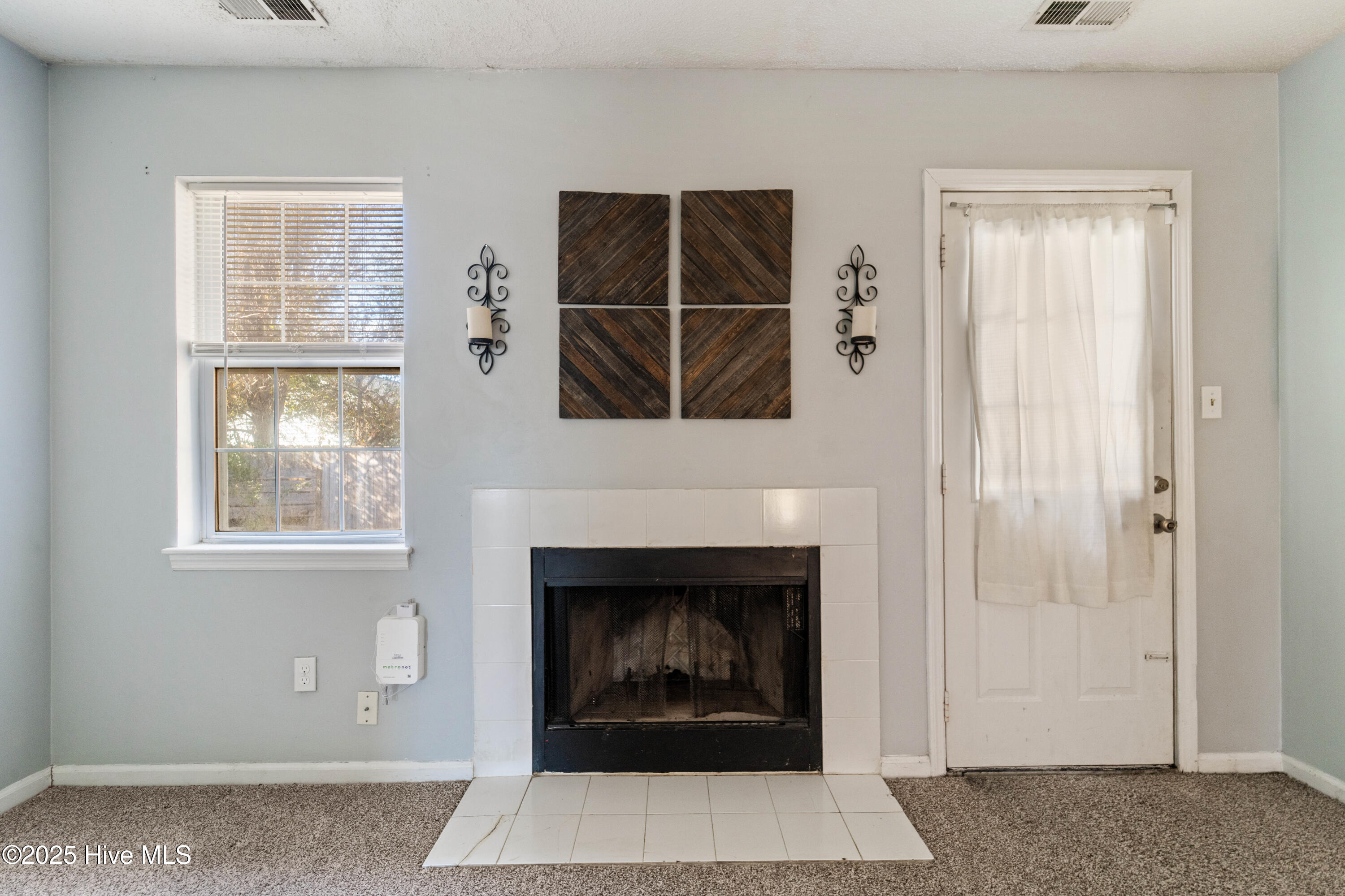 100546102 | Photo 10