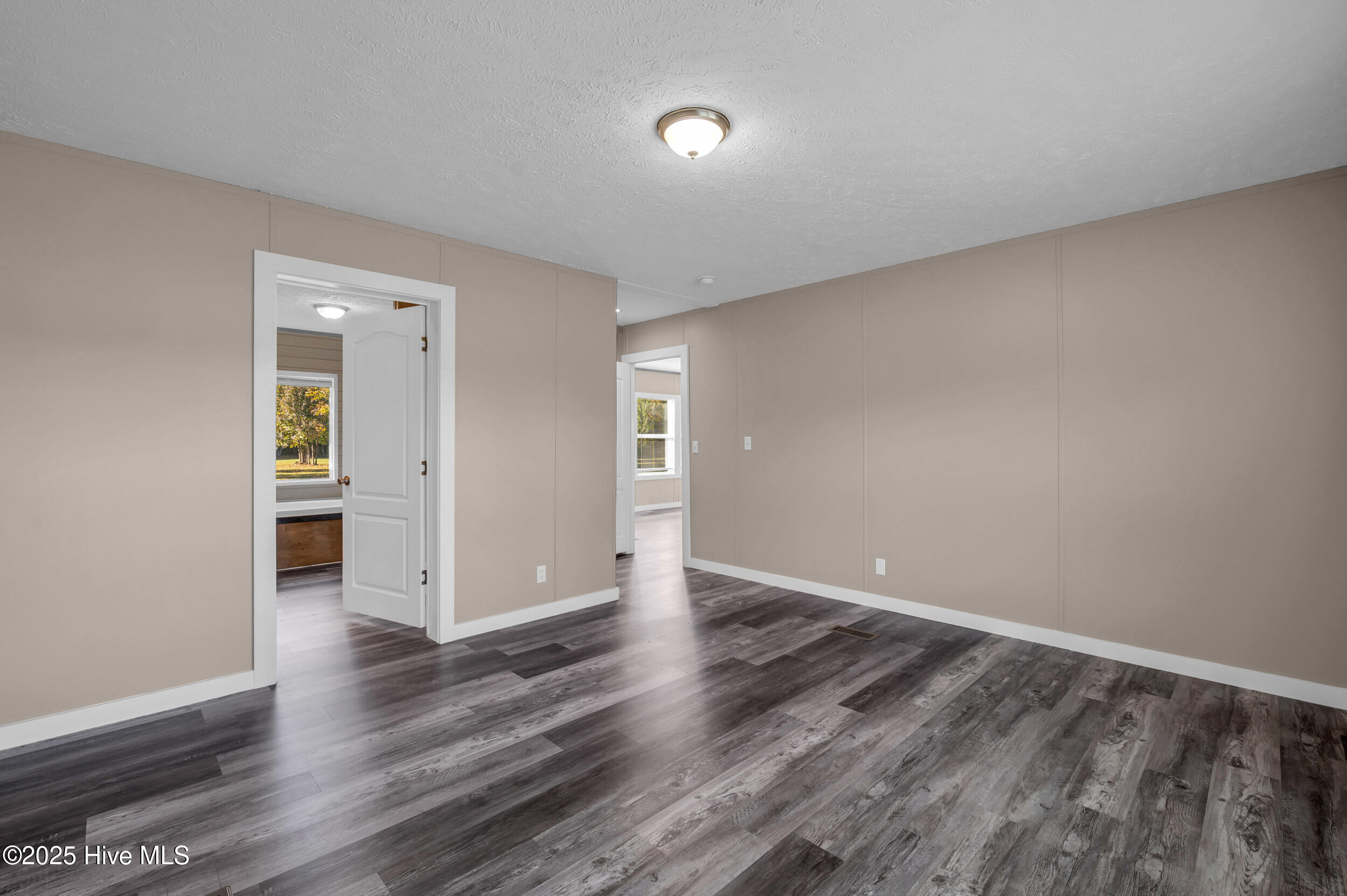 100540708 | Photo 20