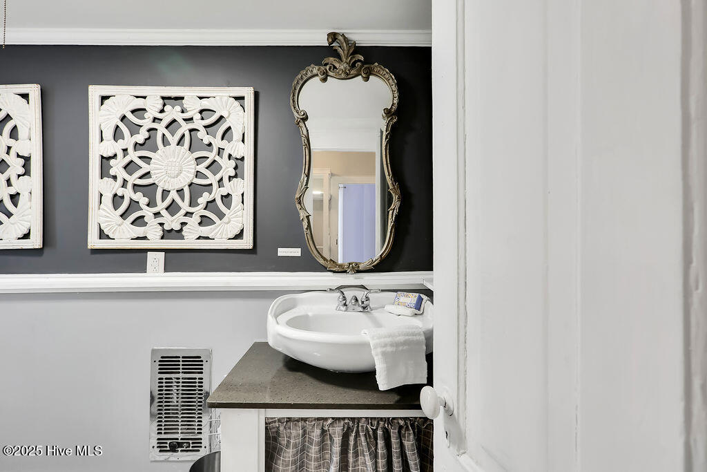 100544727 | Photo 32