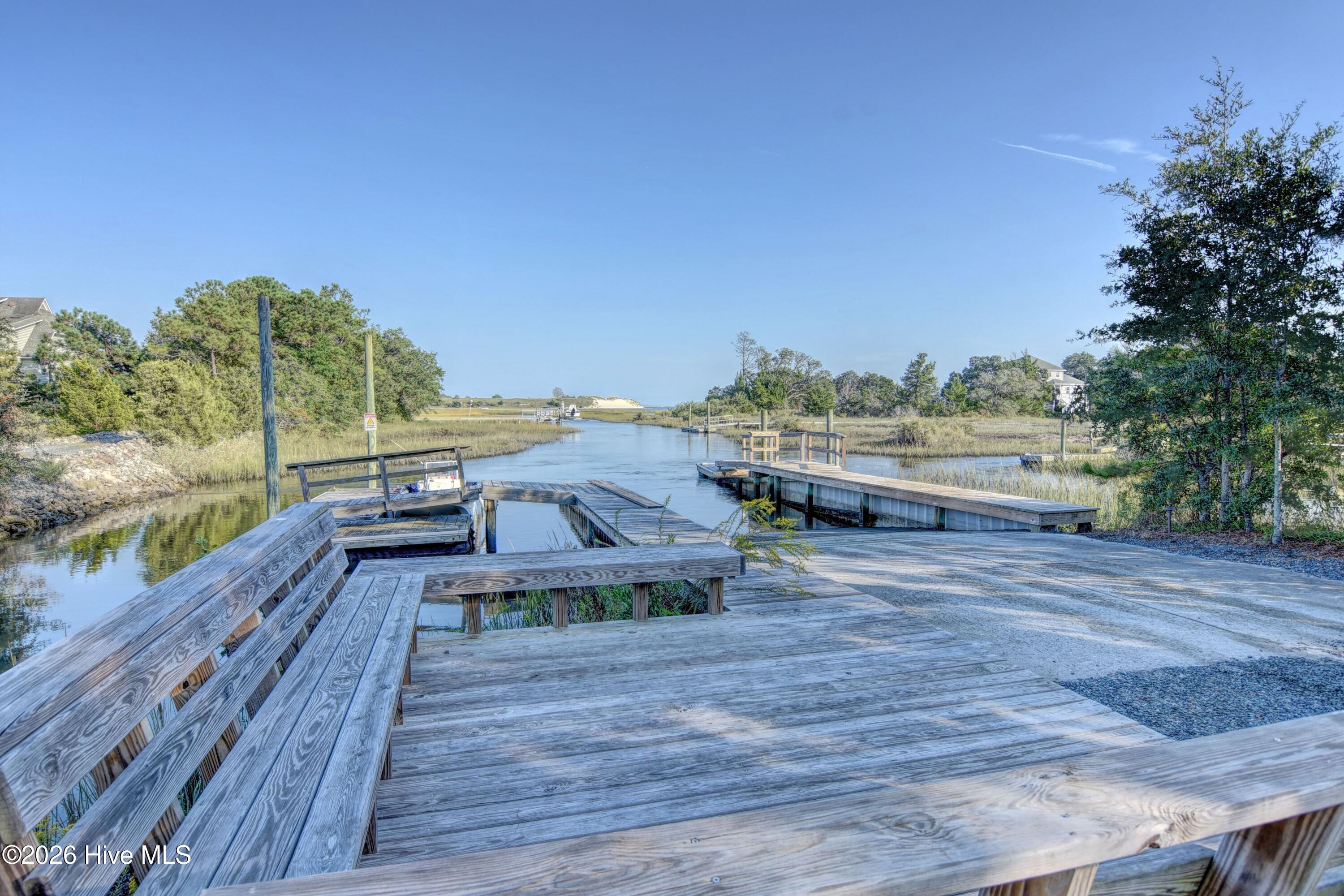 100528059 | Photo 63