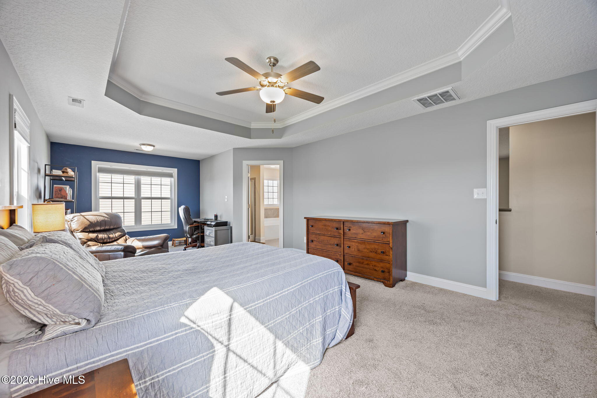 100566991 | Photo 27